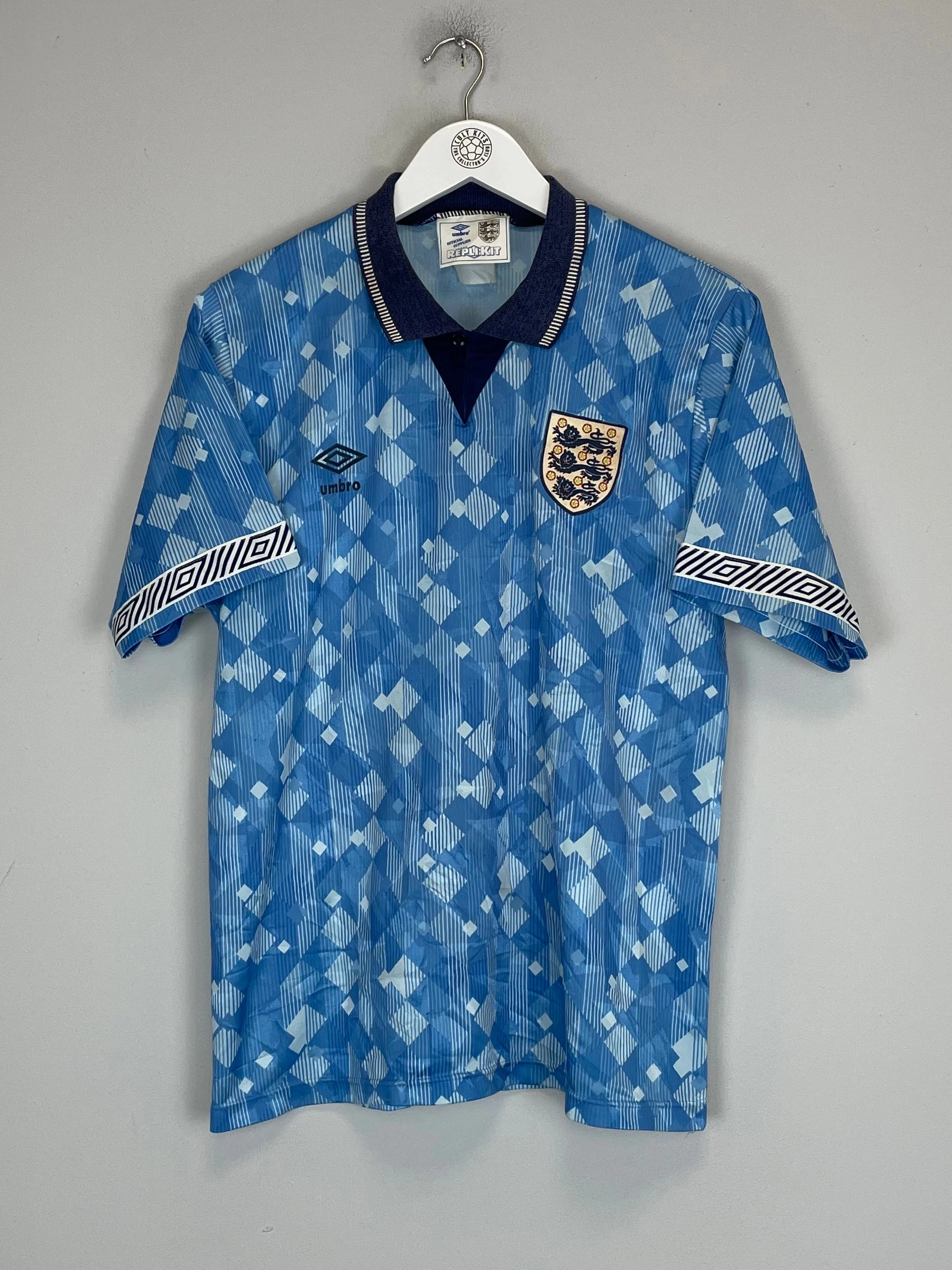Chic Design Hypoallergenic Processing 1990/92 ENGLAND THIRD SHIRT (M) UMBRO