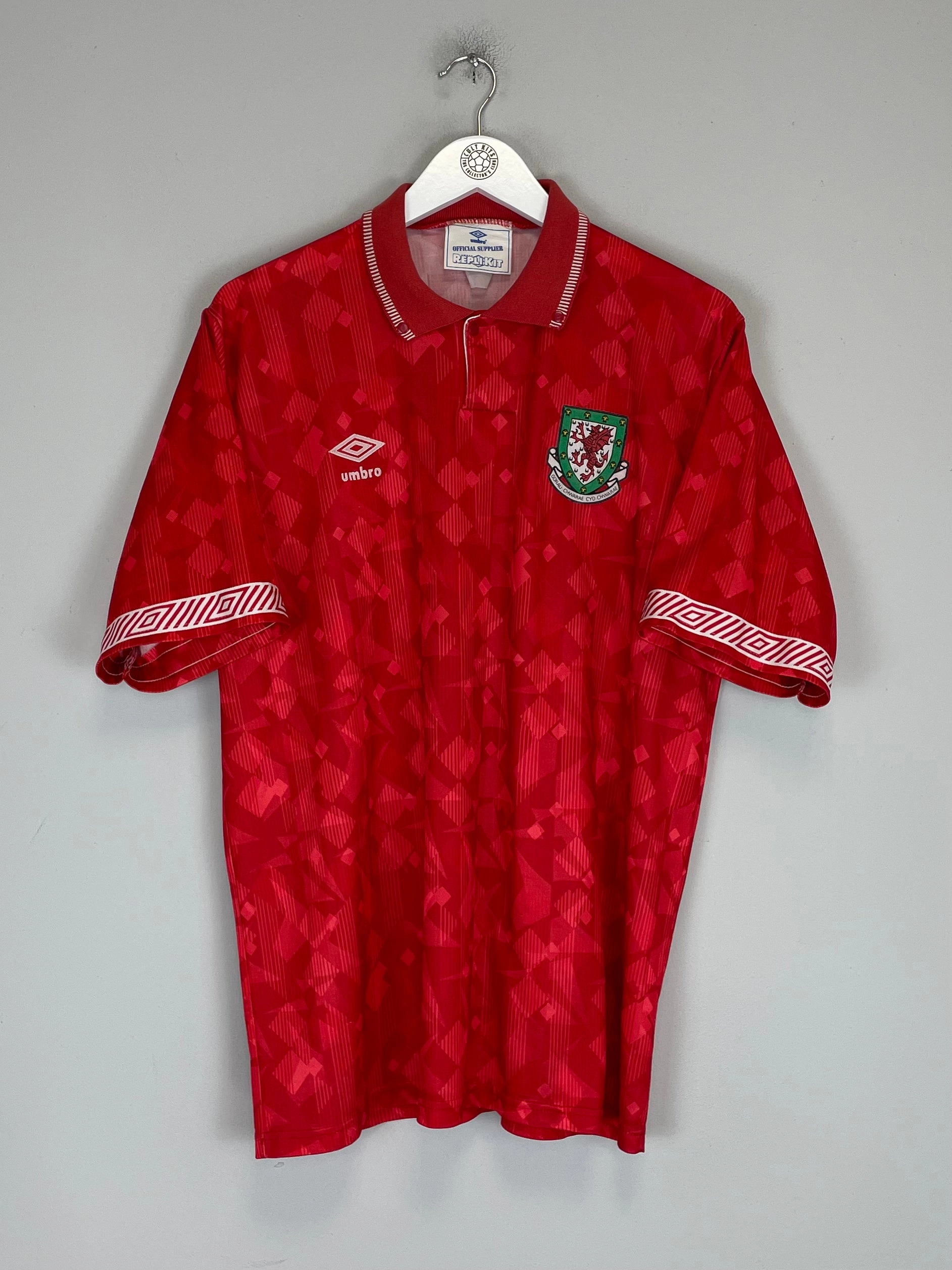 1990/92 WALES HOME SHIRT (L) UMBRO Brushed Interior Chill Fit