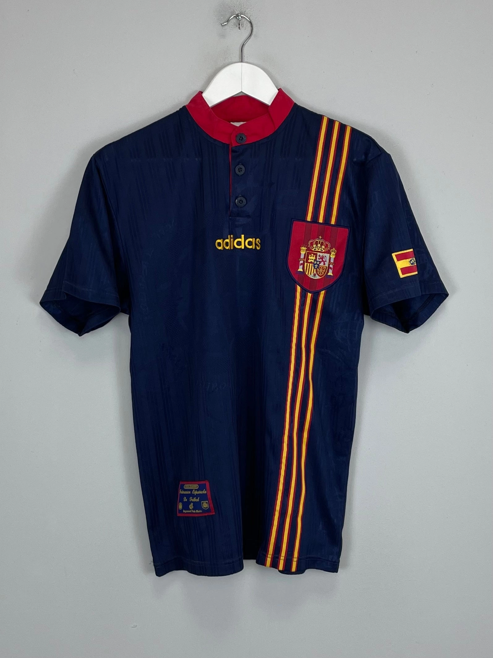 1996/98 SPAIN AWAY SHIRT (S) ADIDAS Outdoor Comfort