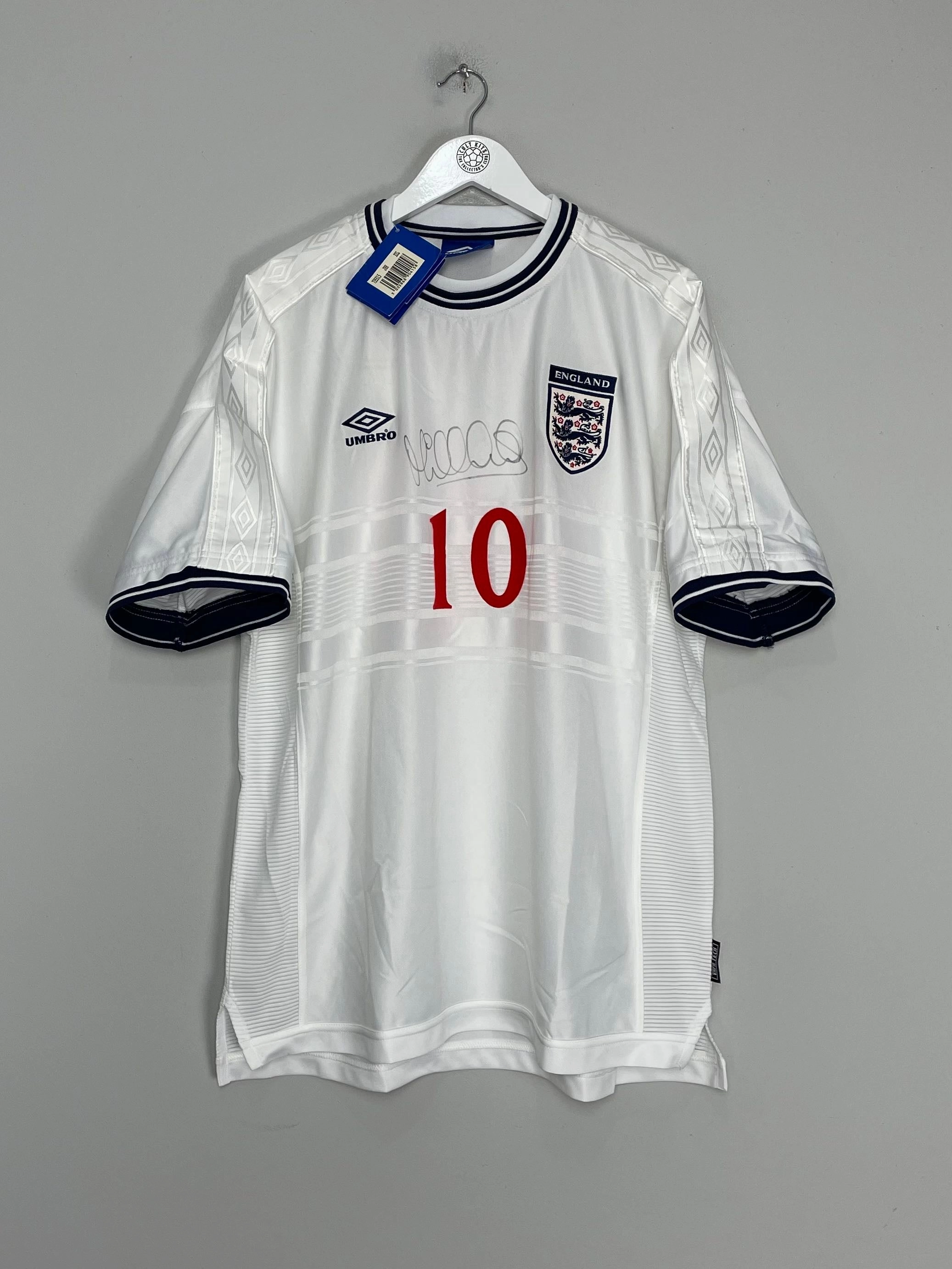 1999/01 ENGLAND OWEN #10 *SIGNED* BNWT HOME SHIRT (XXL) UMBRO Smooth Surface Finish Soft Surface