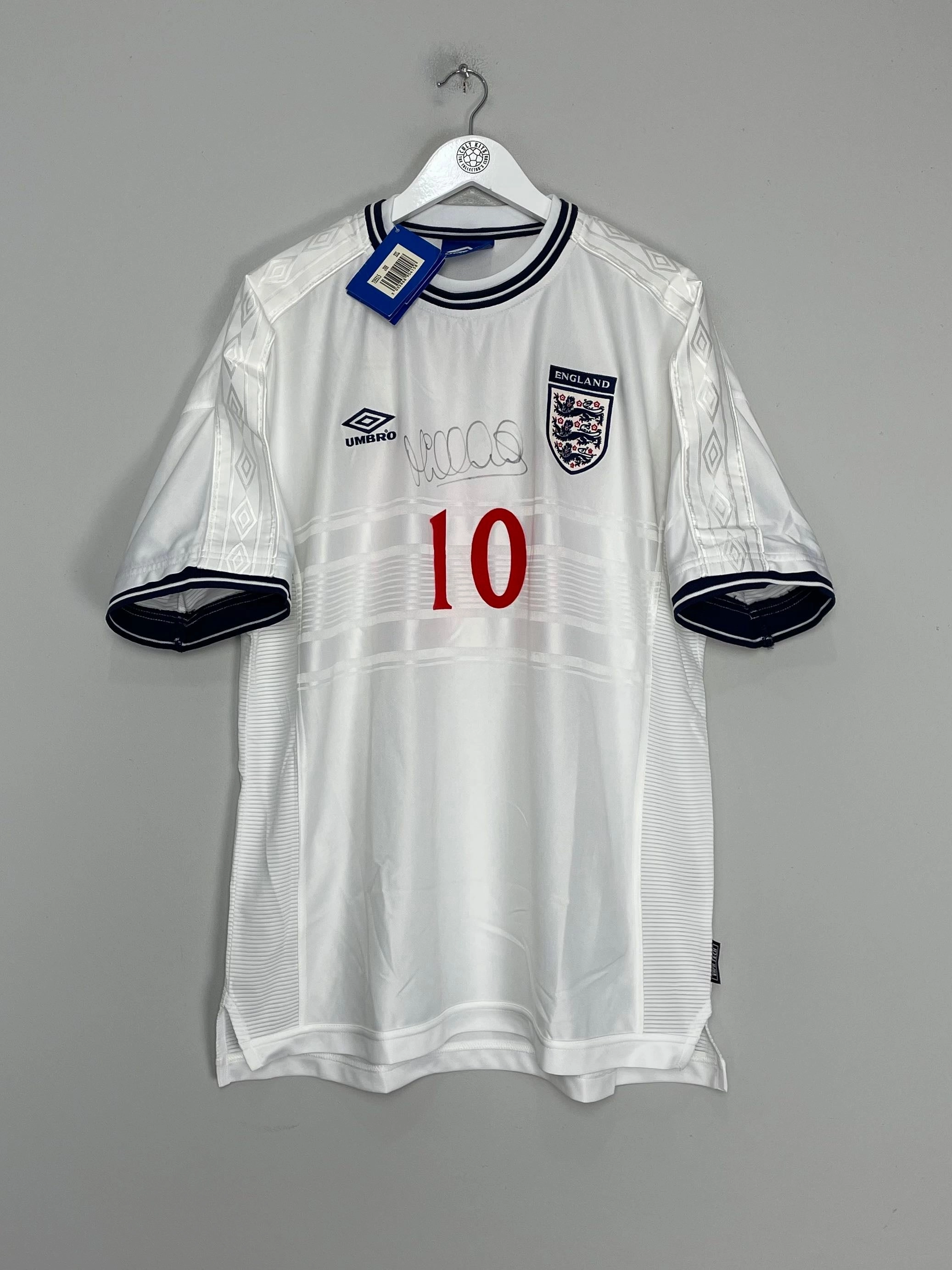 1999/01 ENGLAND OWEN #10 *SIGNED* BNWT HOME SHIRT (XXL) UMBRO Smooth Coverage