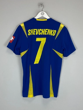 Comfortable Layers 2006/07 UKRAINE SHEVCHENKO #7 AWAY SHIRT (M) LOTTO