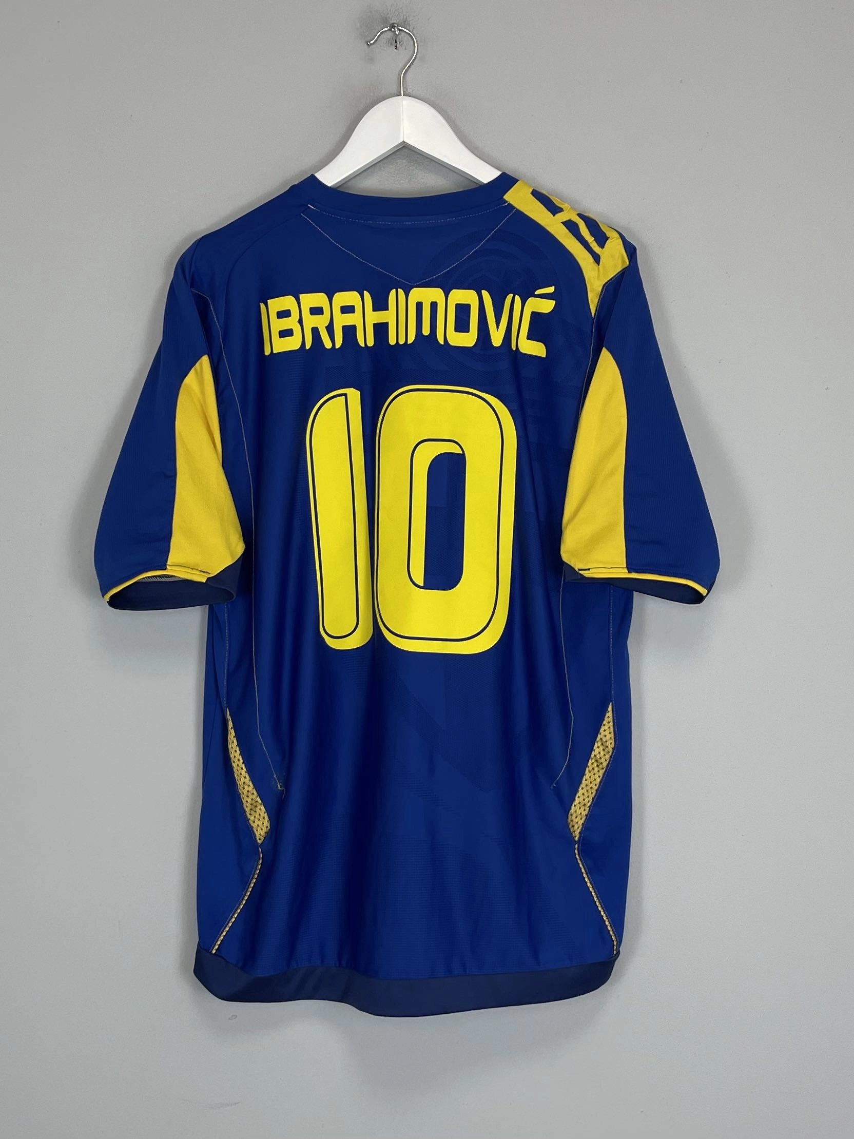 2006/08 SWEDEN IBRAHIMOVIC #10 AWAY SHIRT (M) UMBRO All Day Comfort Fit