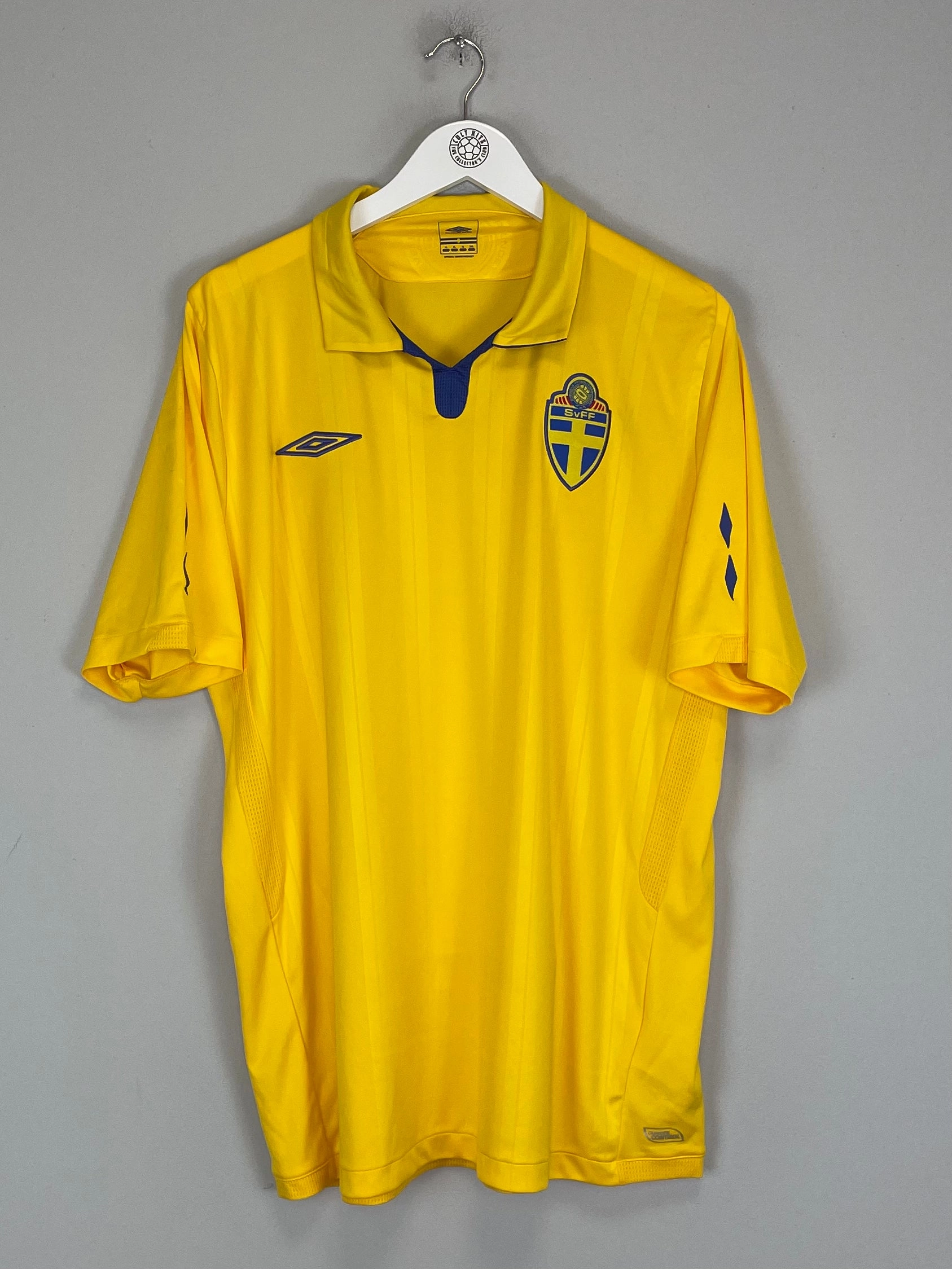 2009/10 SWEDEN HOME SHIRT (XL) UMBRO Moisture Management Technology