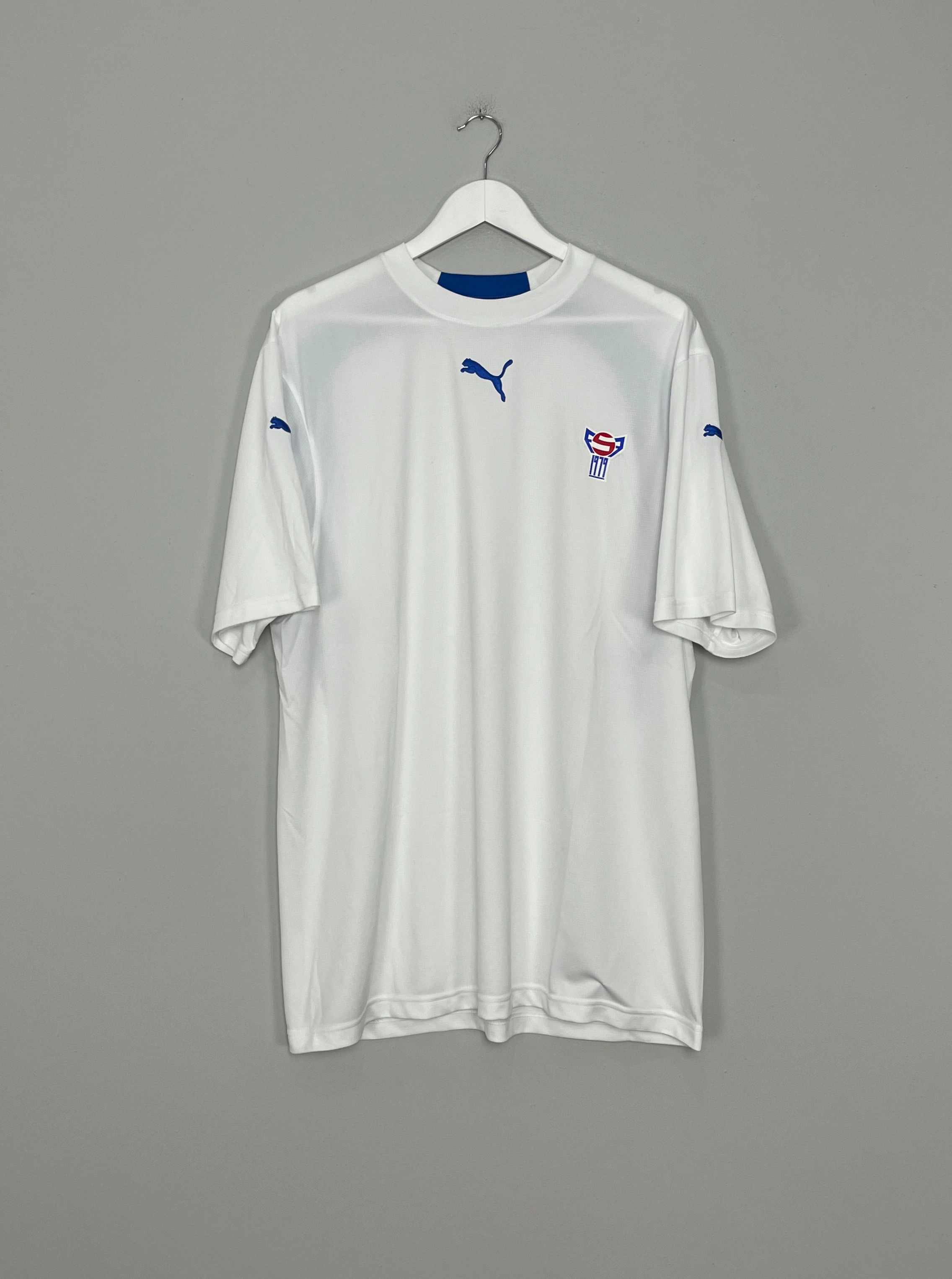 gear up Performance Fit 2010/11 FAROE ISLANDS HOME SHIRT (L) PUMA