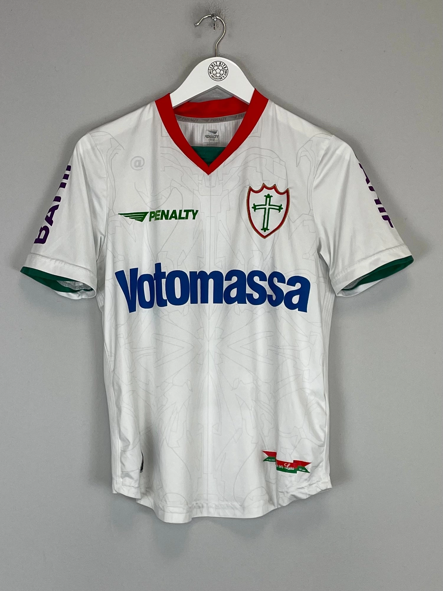 Non Restrictive Mobility Cut 2010 PORTUGUESA #10 THIRD SHIRT (S) PENALTY