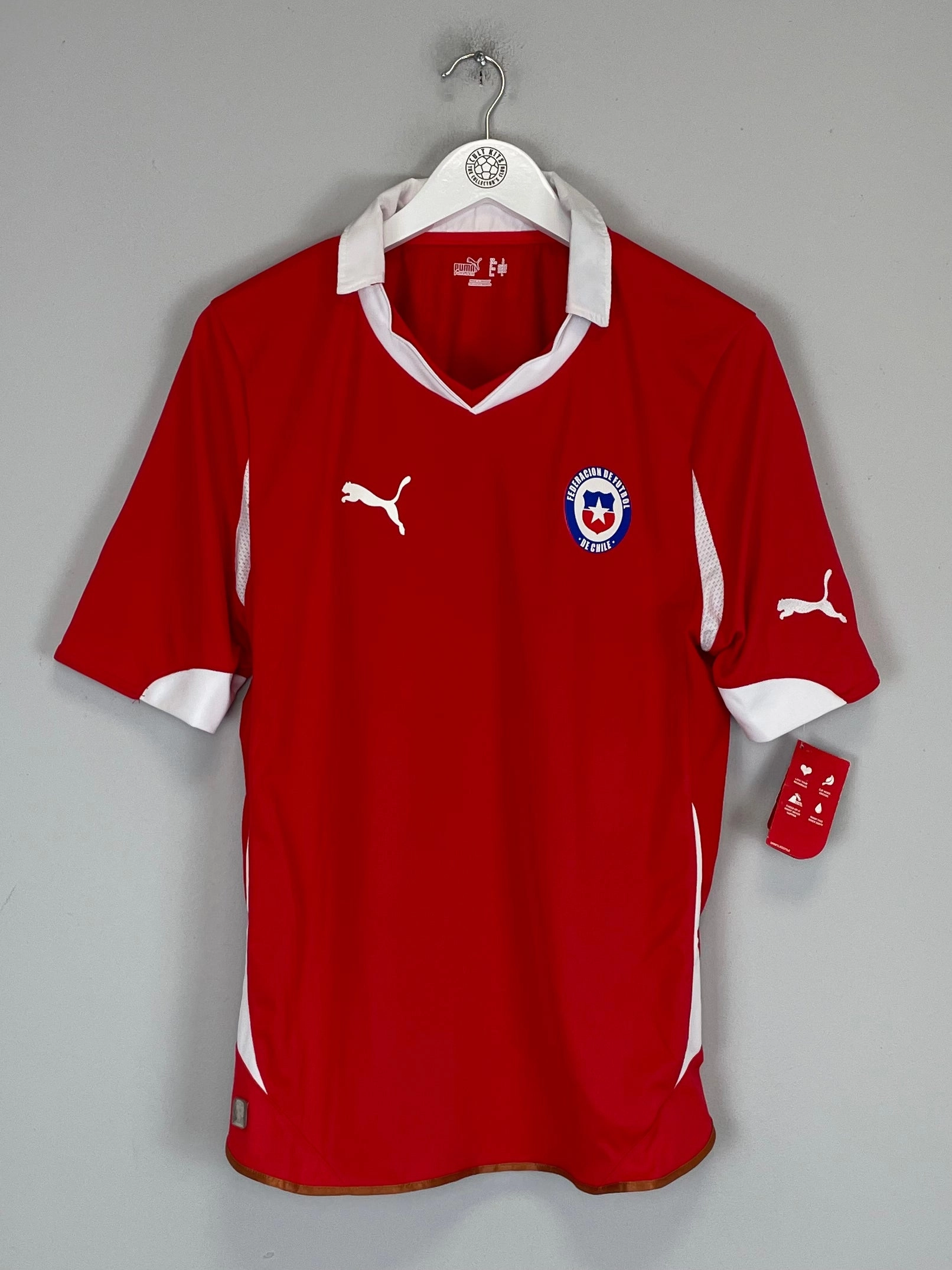 Rolling Storage Pocket Active Apparel 2011/12 CHILE *BNWT* HOME SHIRT (L) PUMA