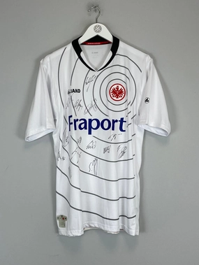 Slim Finish 2011/12 EINTRACHT FRANKFURT *SQUAD SIGNED* AWAY SHIRT (M) JAKO