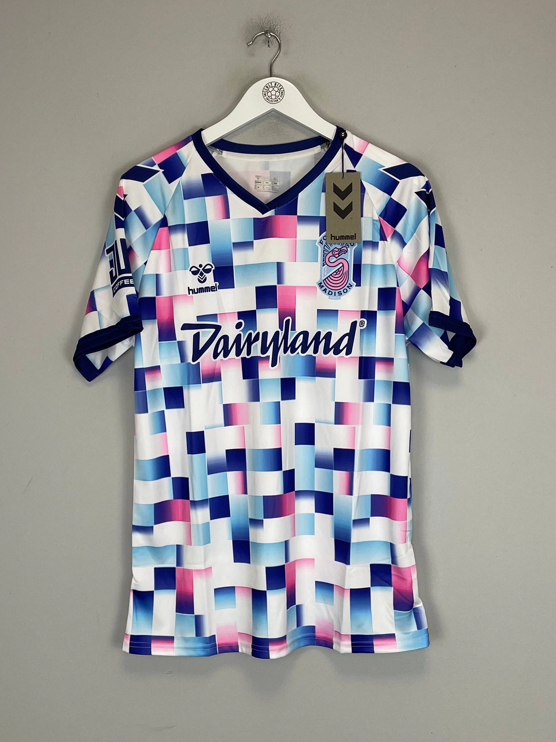 2021 FORWARD MADISON *BNWT* SPECIAL EDITION SHIRT (M) HUMMEL Color Blocked Everyday Motion