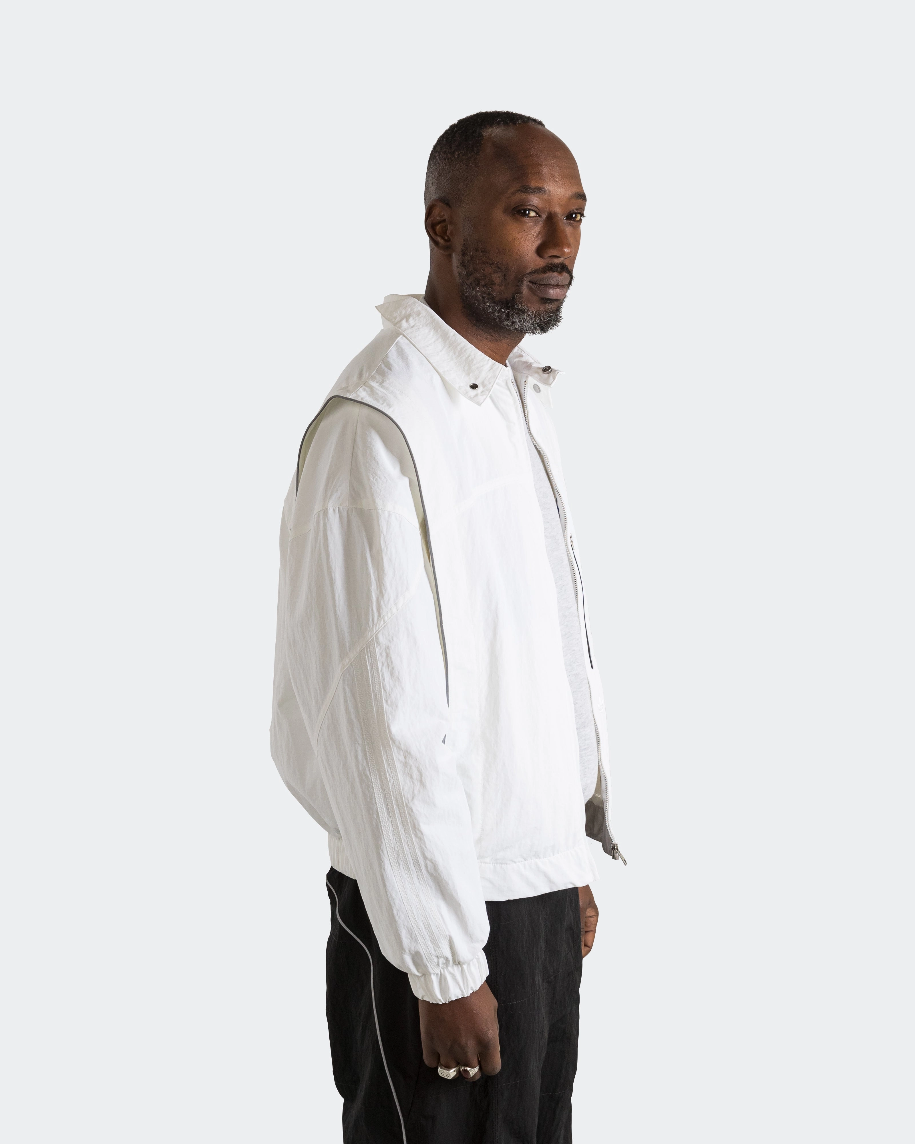Elastic Binding SlipResistantFastenings Venice Wind Jacket - Off White