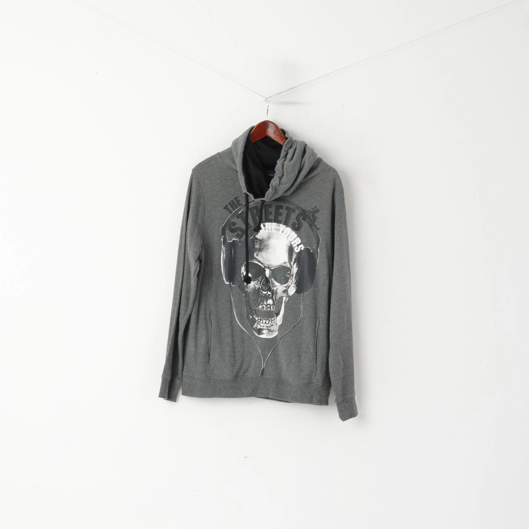 Coolcat Men L Sweatshirt Grey Cotton Turtle Neck Skull Graphic Gun Top Abstract print Comfy Comfort