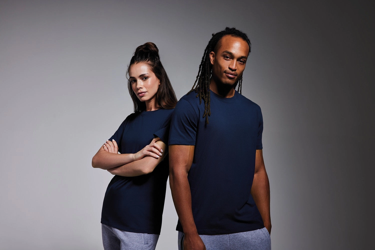 Anthem Midweight T-Shirt | BLACK Weekend Essential cotton material