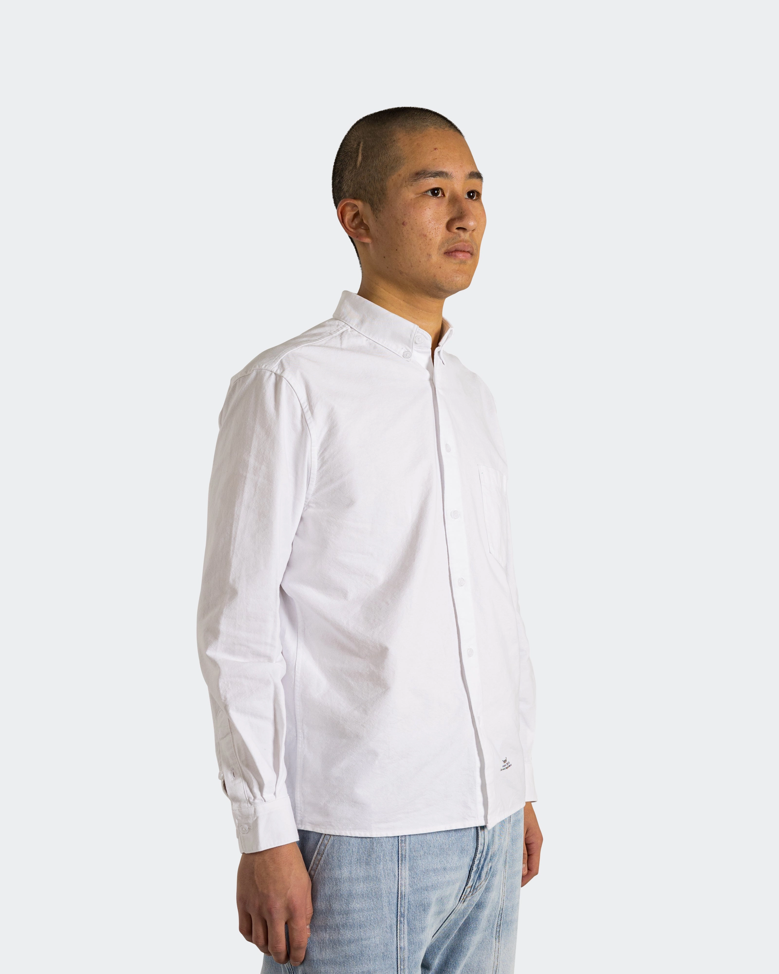 Winter Comfort Weekend Adventure Article Stamp Oxford Shirt - White