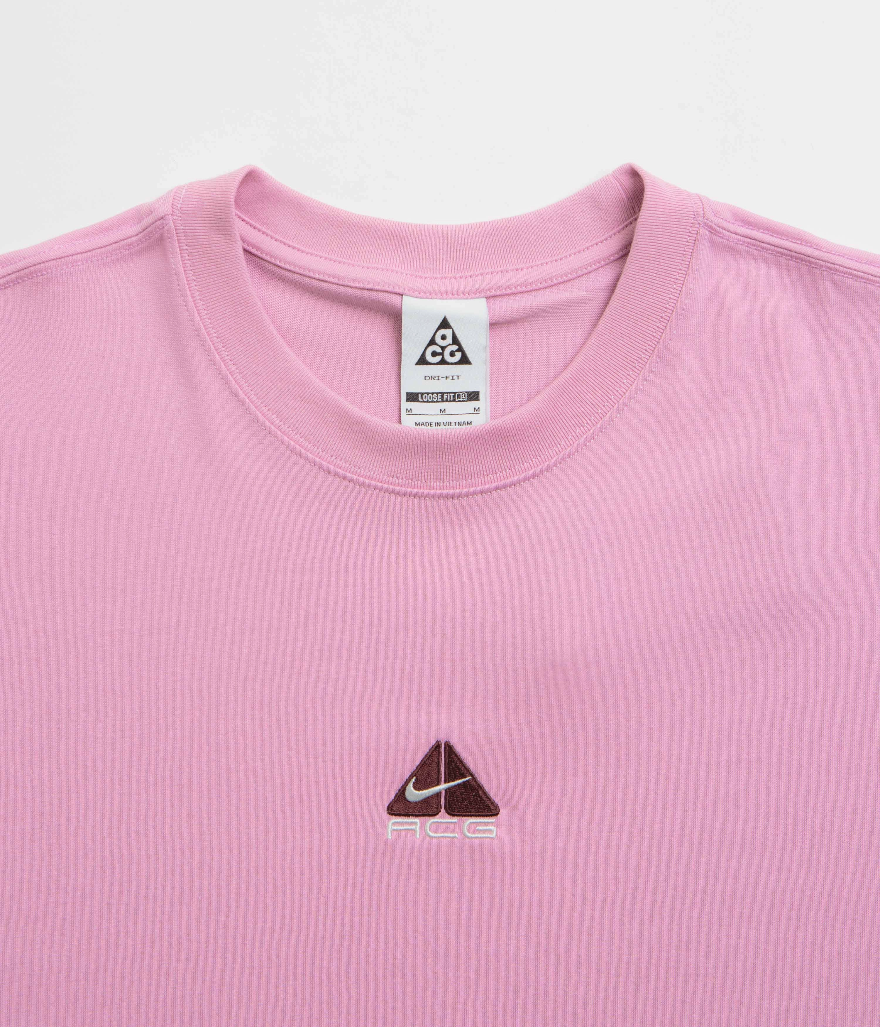Nike ACG Lungs T-Shirt - Beyond Pink Beach relaxation
