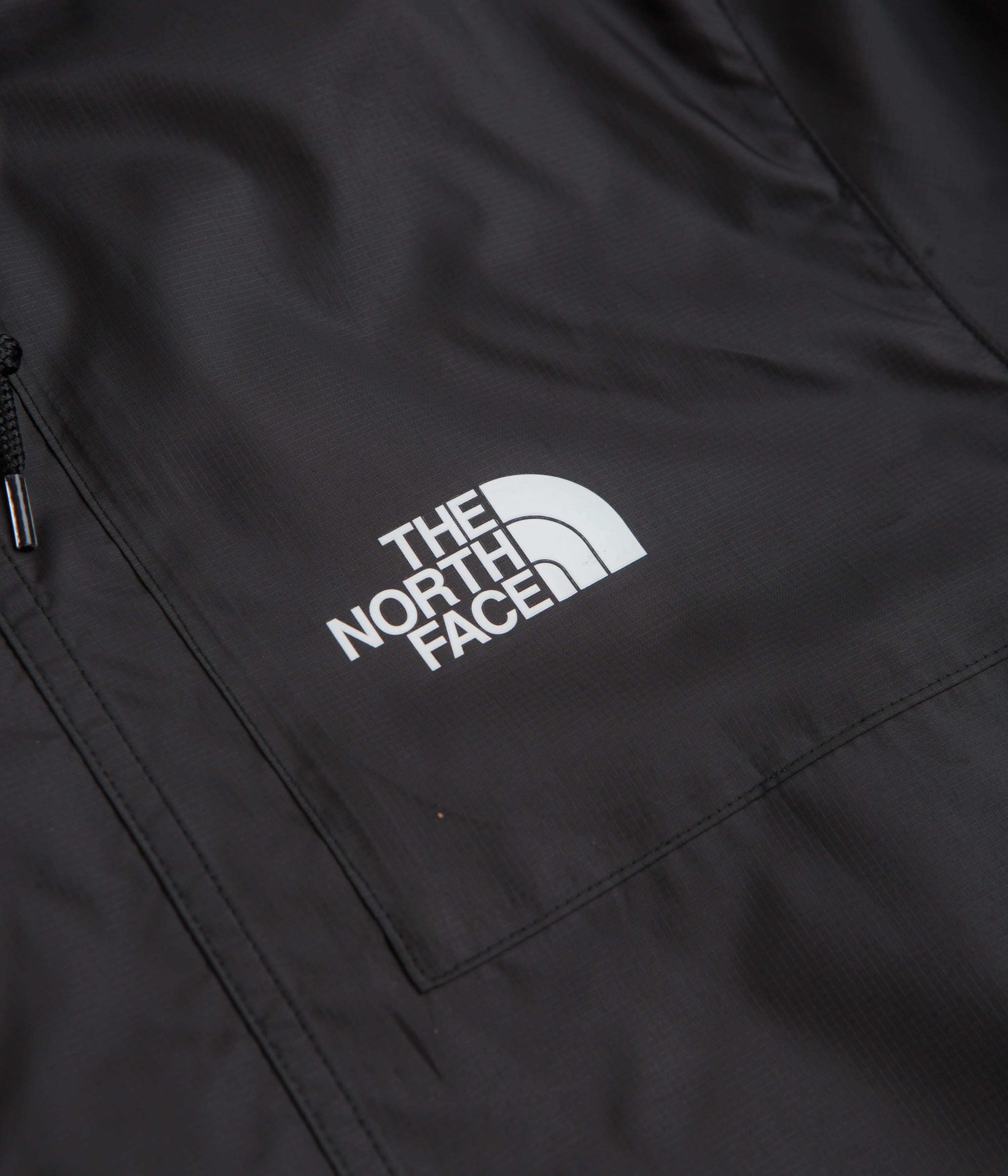 The North Face Seasonal Mountain Jacket - TNF Black Valentine's look