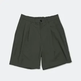 Benn Travel Light Shorts - Black Olive Fastening Closure