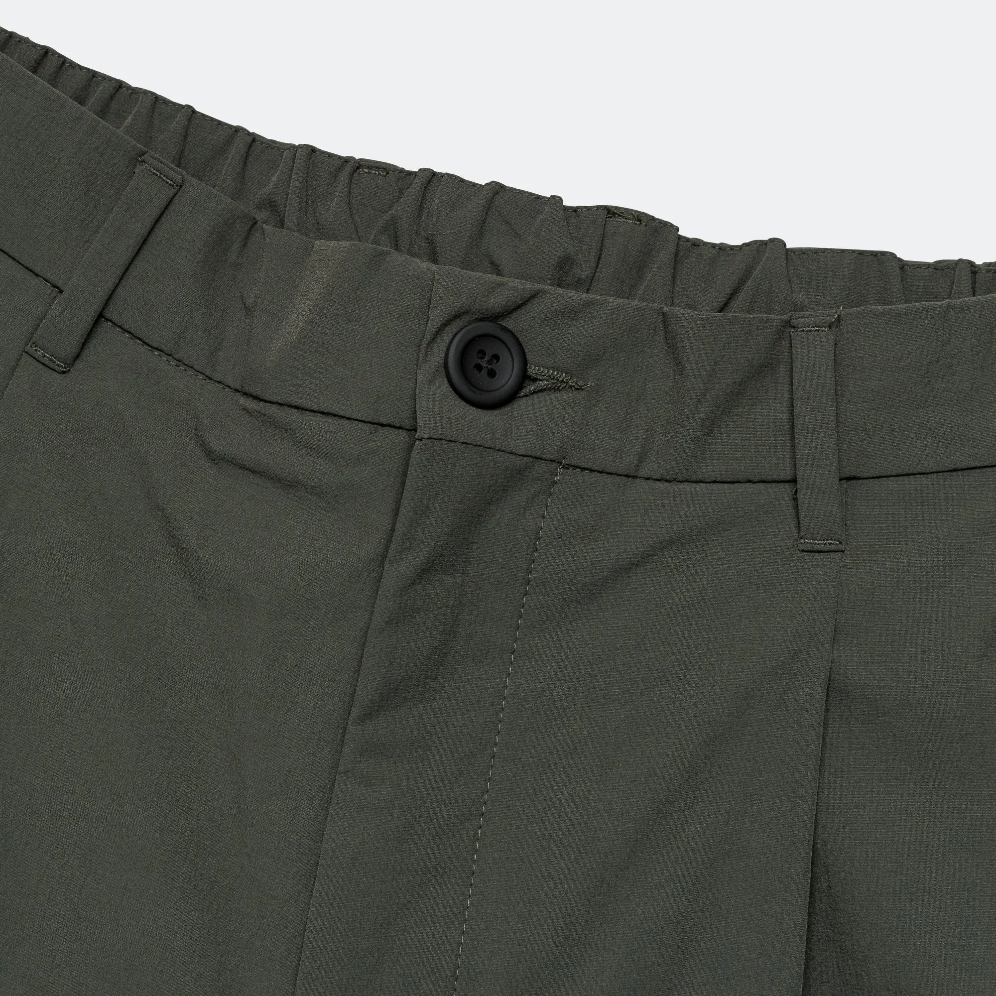 Benn Travel Light Shorts - Black Olive Cap Soft Texture