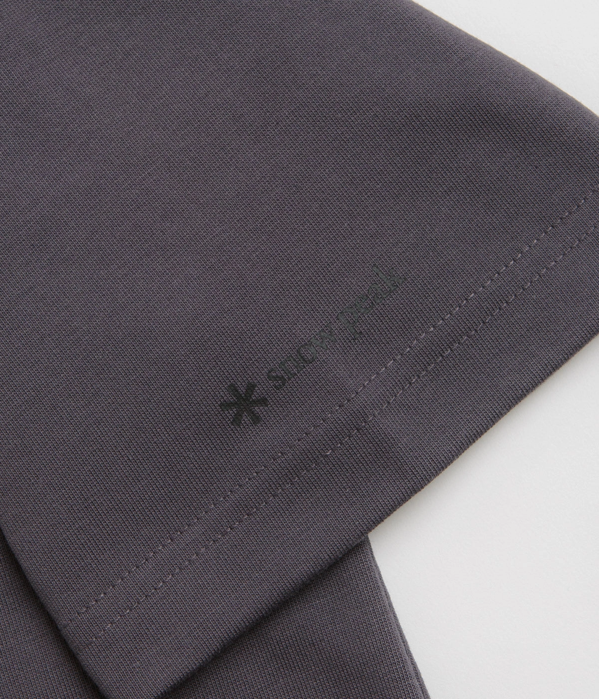Simple yet stylish FlexibleKnit Snow Peak NSD Pocket T-Shirt - Charcoal