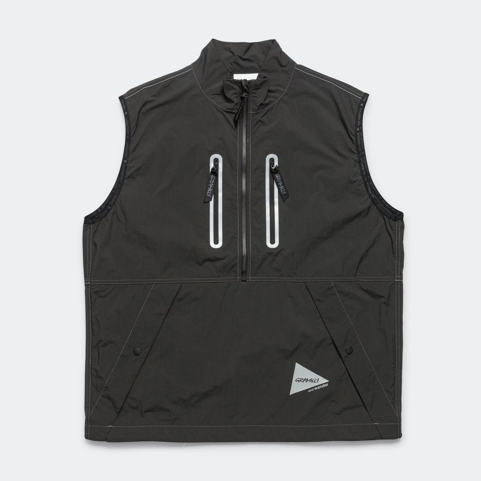 Brushed Nylon Vest x and wander - Charcoal Ergonomic Shoulder Cut Canvas Make