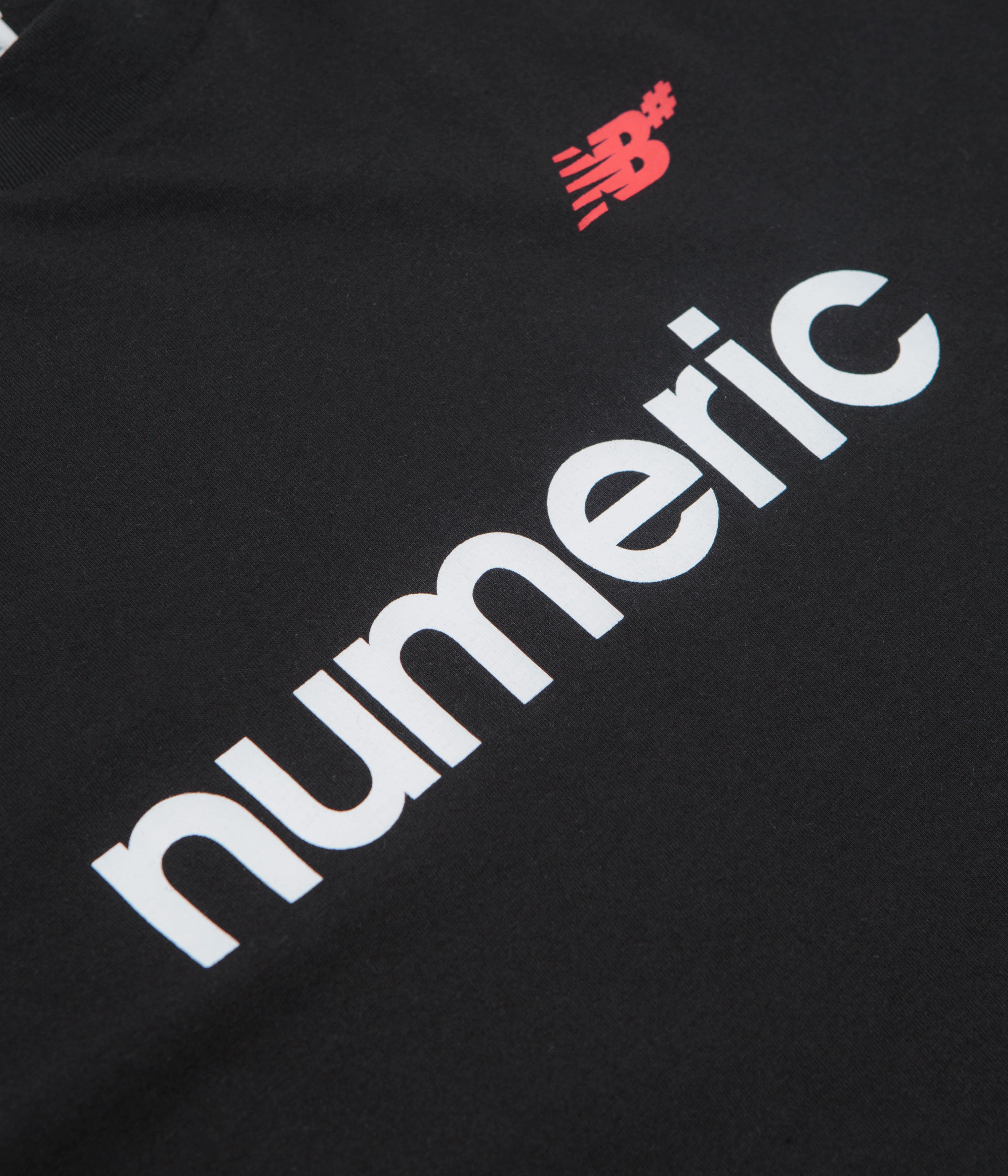 New Balance Numeric Linear Logo T-Shirt - Black SeamFreeShoulders Chilly Comfort