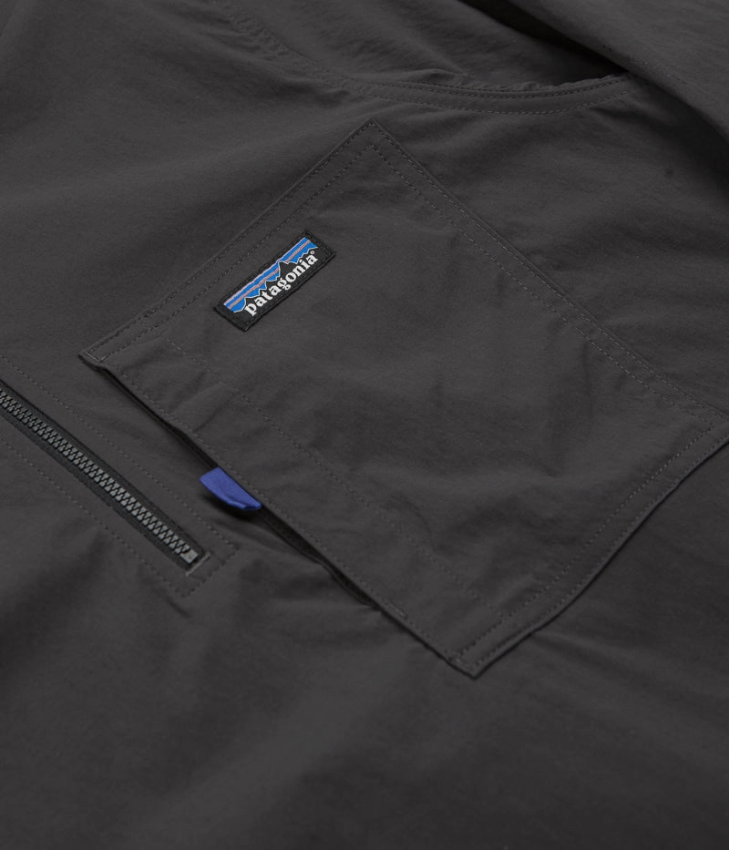 Patagonia Outdoor Everyday Marsupial Jacket - Ink Black Run Errands Winter Mood