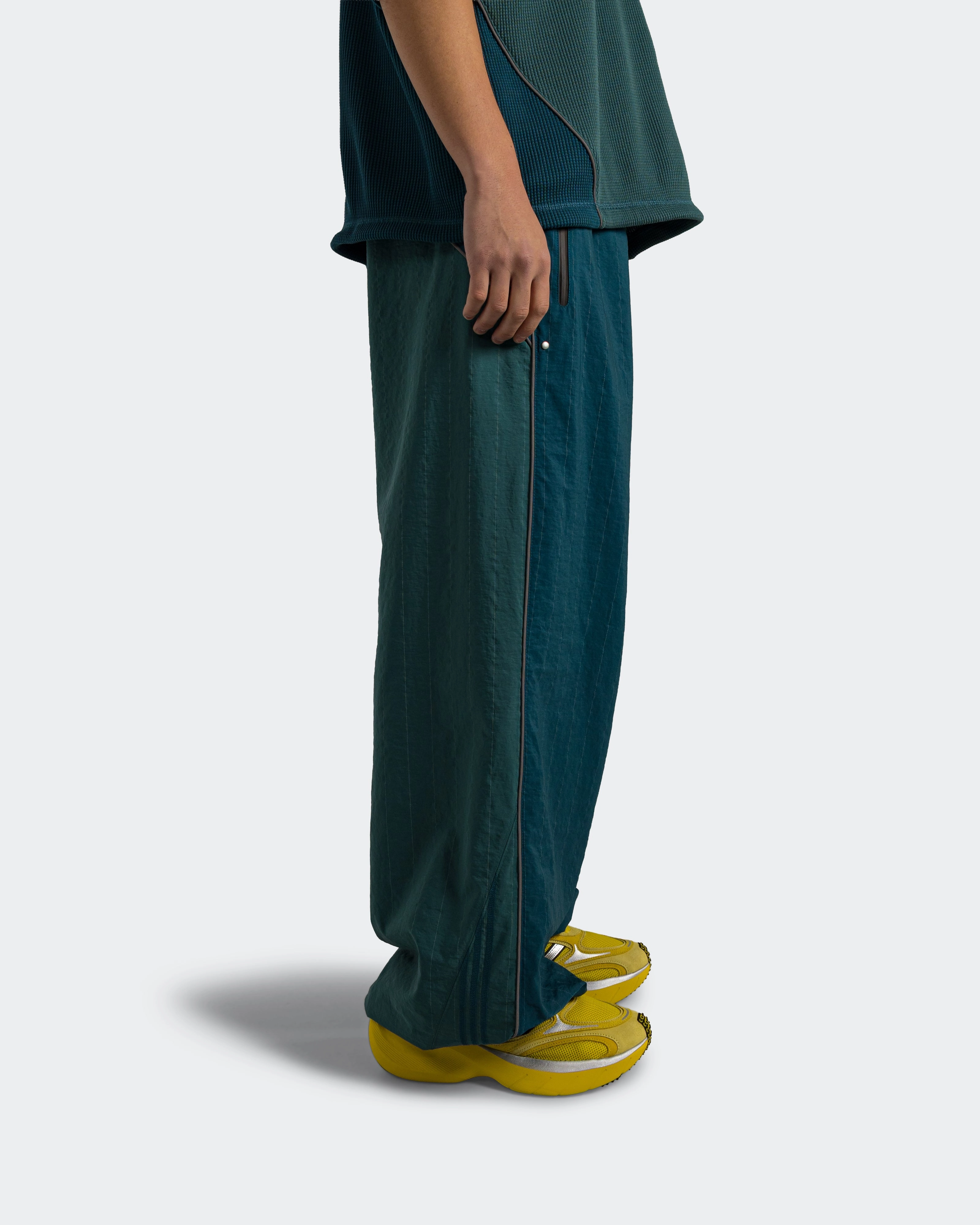 Venice Wind Pant - Tech Mineral Soft Interior Back pockets