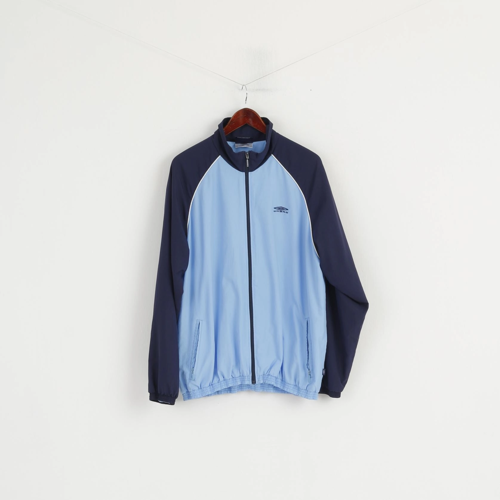 Umbro Men XL Jacket Blue Sport Training Full Zipper Lightweight Bomber Top Water shield Essential Warmth