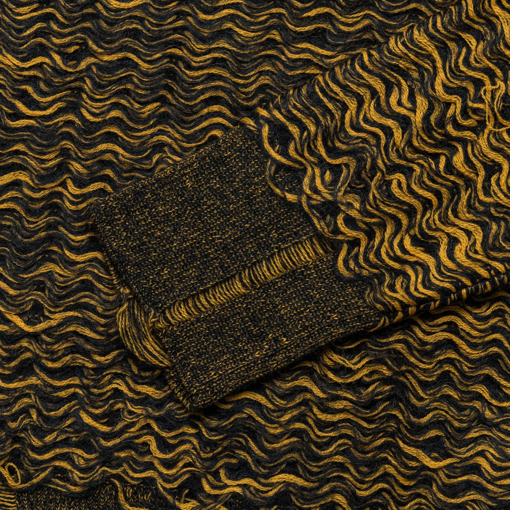 Daily Layers Machine Washable Design Hairy Wave Crewneck - Black/Yellow