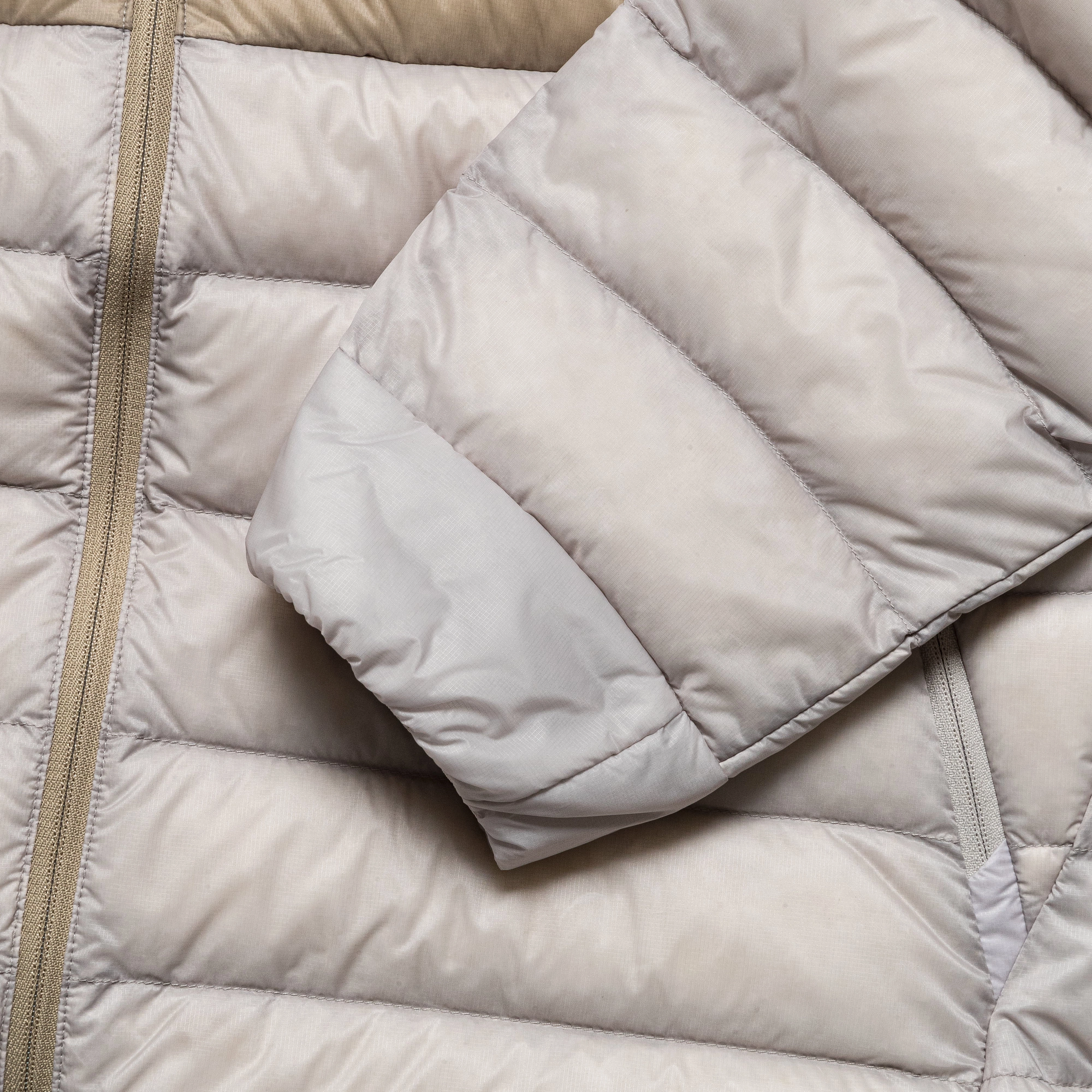 Cerium Hoody - Smoke Bluff/Warm Stone Windproof Design Stretch Paneling