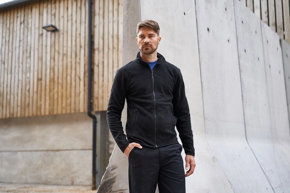 Pro Microfleece Jacket | BLACK Layer Approach Winter Mood