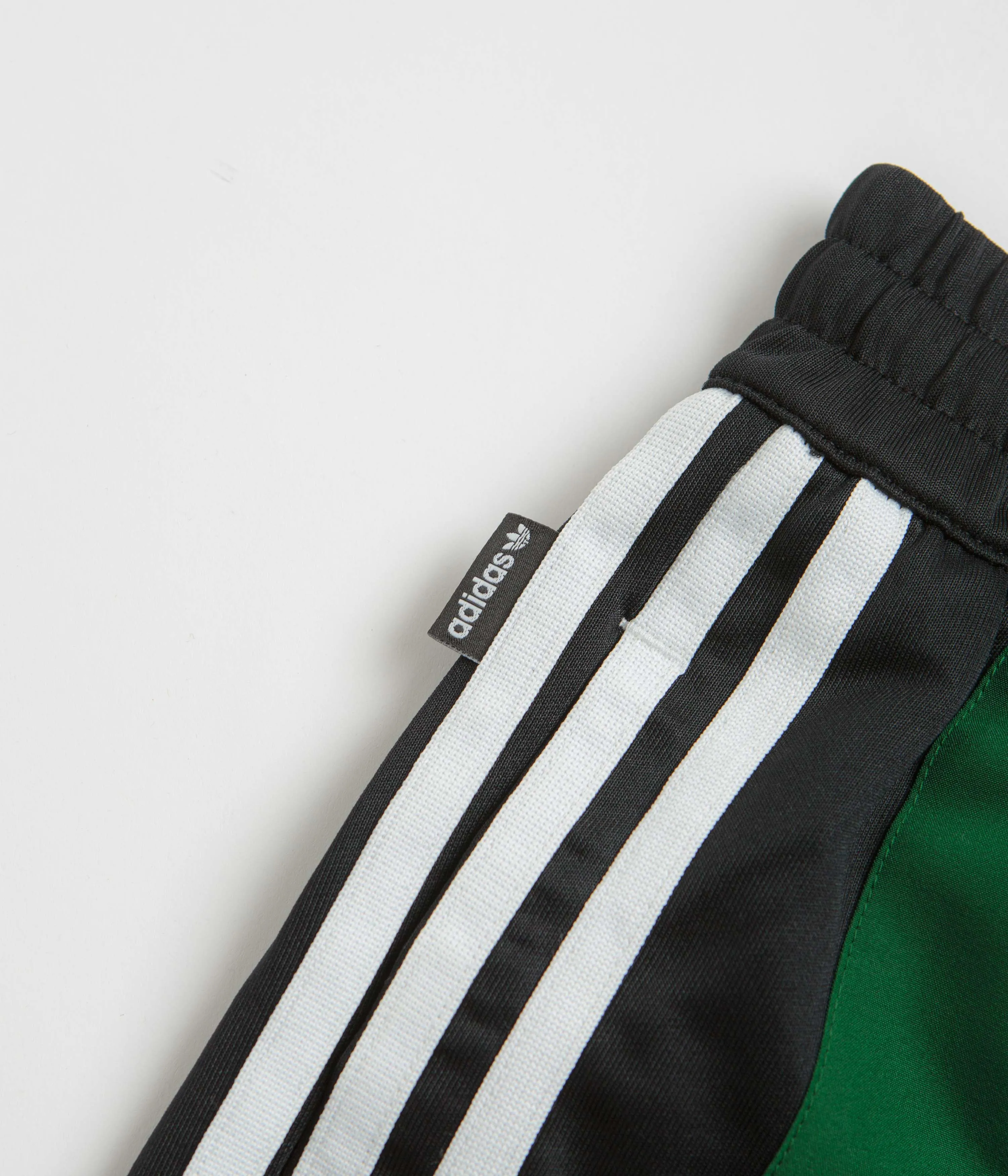 Adidas Skateboarding Football Shorts - Black / Dark Green / White Wide-leg cut Travel Fashion