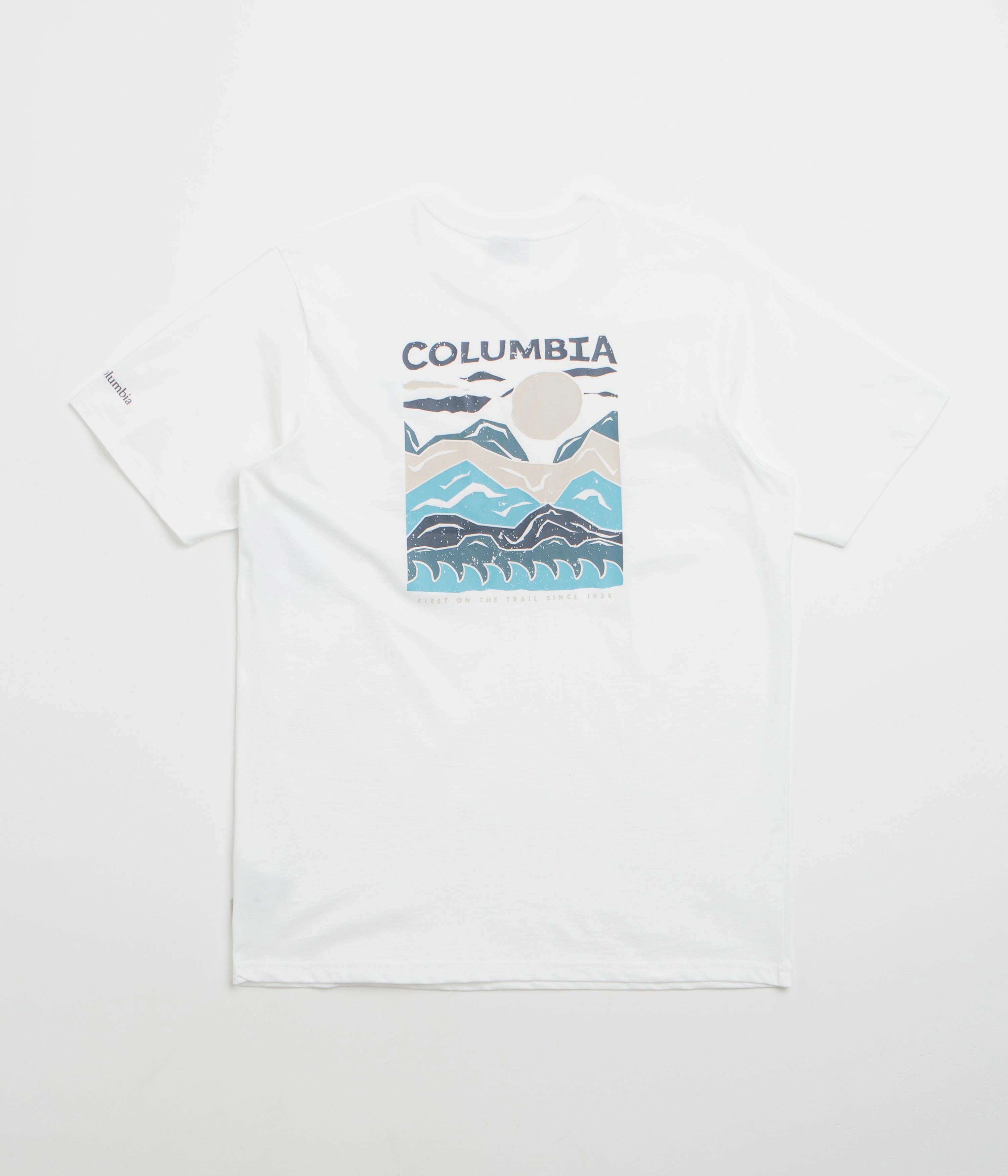 Columbia Explorers Canyon Back T-Shirt - White / Peaks and Waves Holiday Style Trend