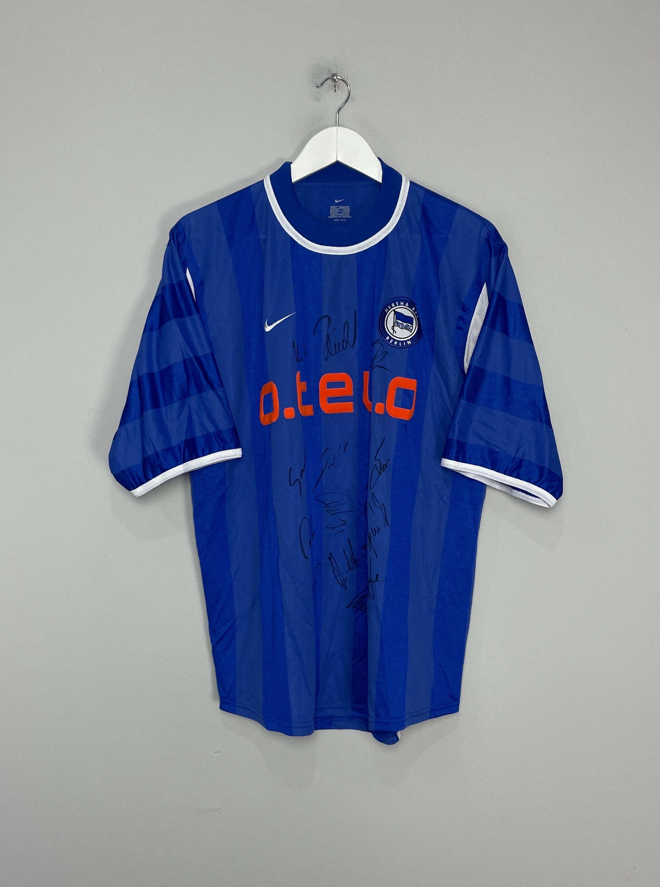 2000/01 HERTHA BERLIN *SQUAD SIGNED* HOME SHIRT (L) NIKE Rapid Evaporation Build Air Ready
