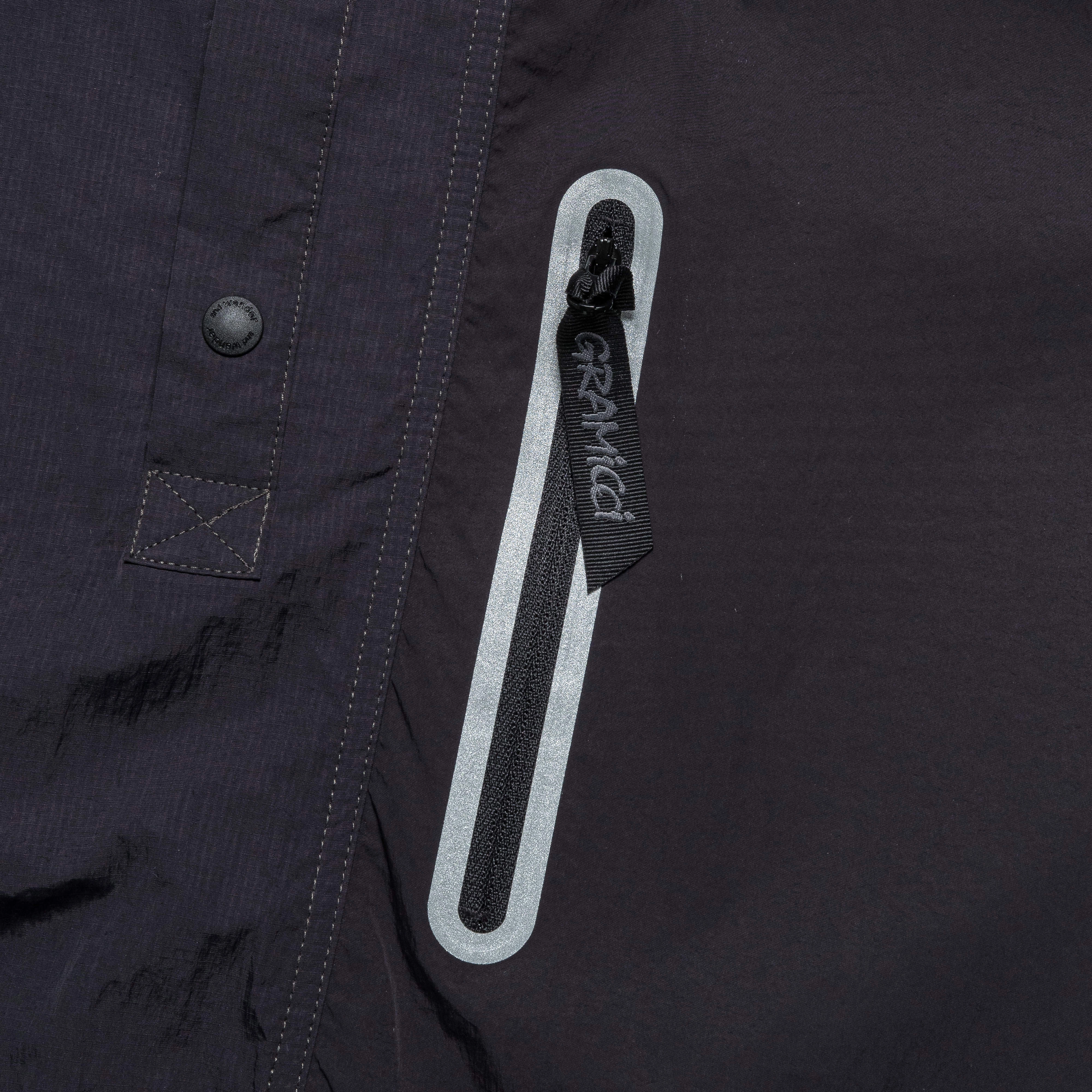 Easy-to-Match Patchwork Wind Tee ?? and wander - Black