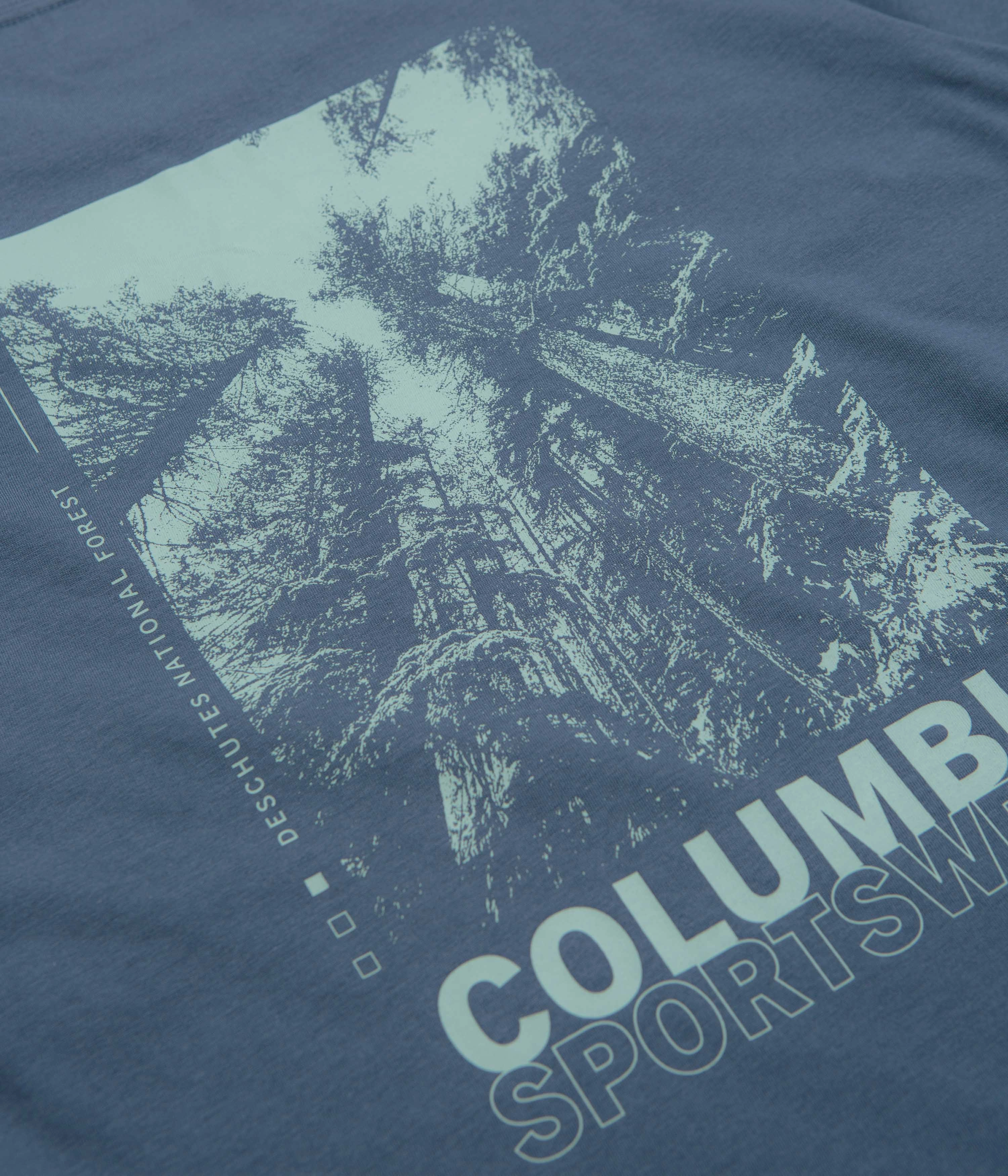 Daily Outfit Columbia Rapid Ridge Back Graphic II T-Shirt - Dark Mountain / Amazing Heights