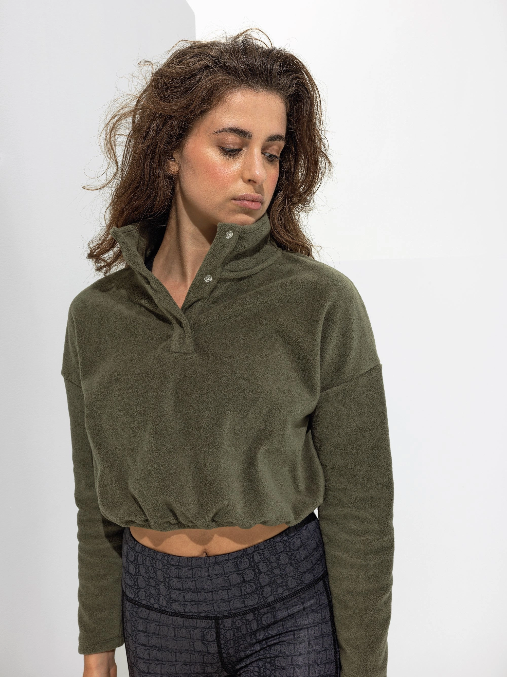Cozy Day thermal layer Cropped Fleece | BLACK