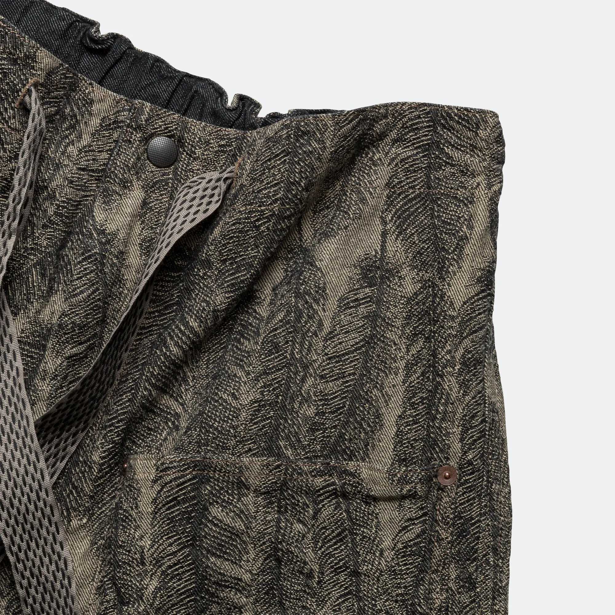 Gym Ready Evening Stroll 12oz MAGPIE Denim W-Knee Easy Short Pants - Black/Beige