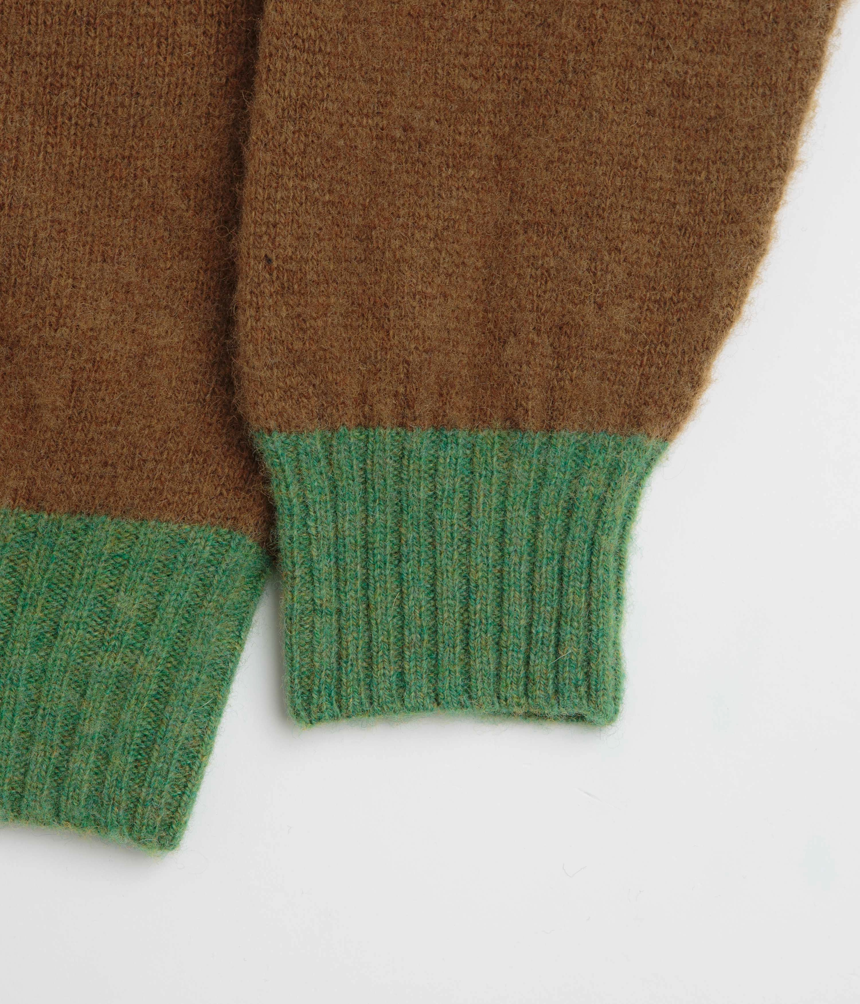 Winter Essential Chill Style Howlin' Captain Harry Sweatshirt - Nuts