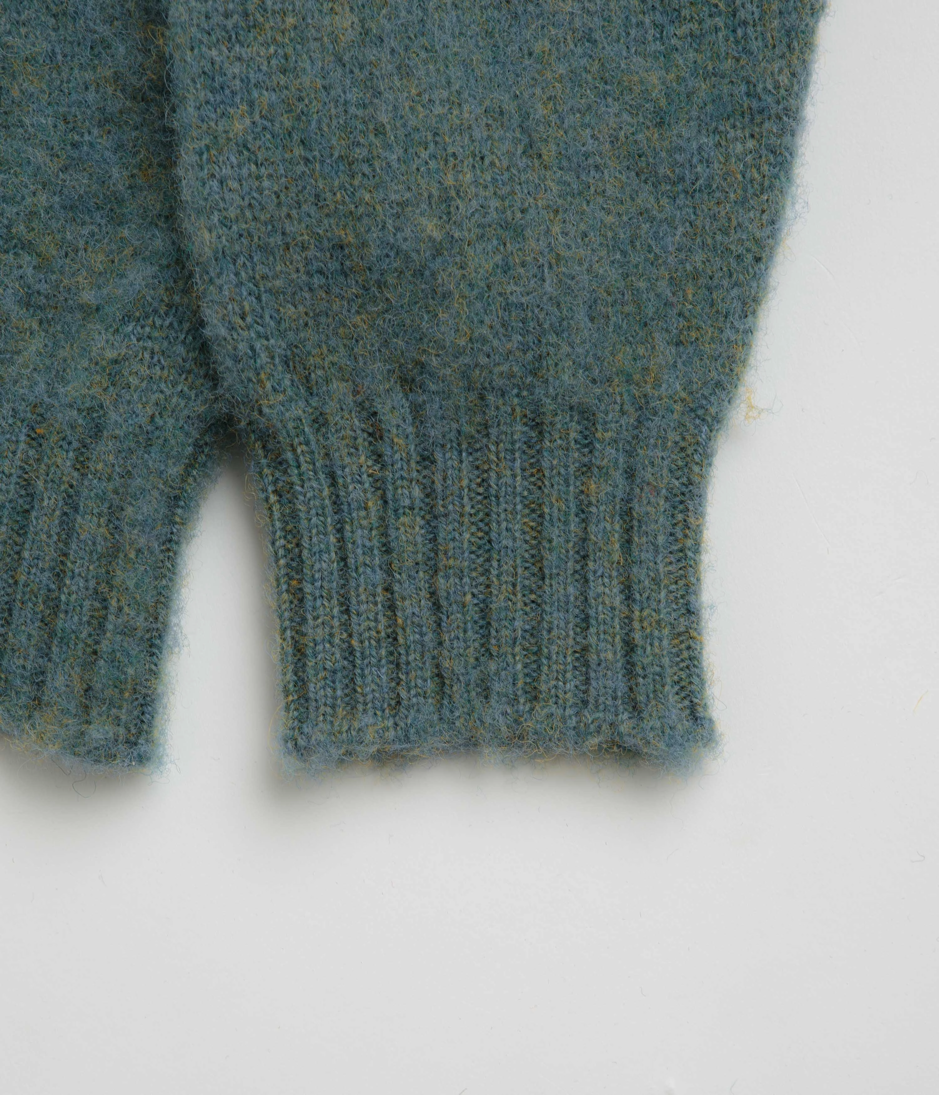 Howlin' Womens Shaggy Bear Sweatshirt - Dream Fashion Basics