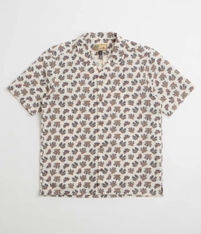 Resort Wear Winter Fashion Patagonia Tidal Threads Camp Shirt - Oh Coral: Wool White