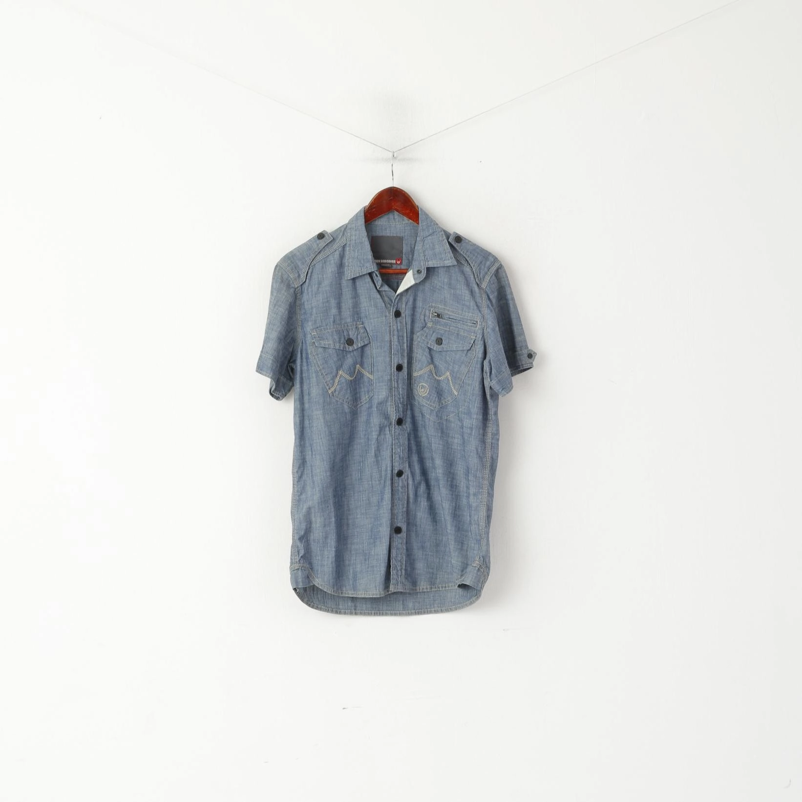 Duck and Cover Men M Casual Shirt Blue Jeans Cotton Pocket Short Sleeve Snap Top Microfiber Material