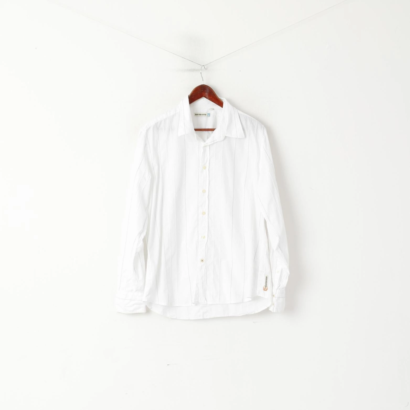 Duck And Cover Men XL Casual Shirt White Cotton Striped Texture Long Sleeve Top Tagless Design Odor Resistant