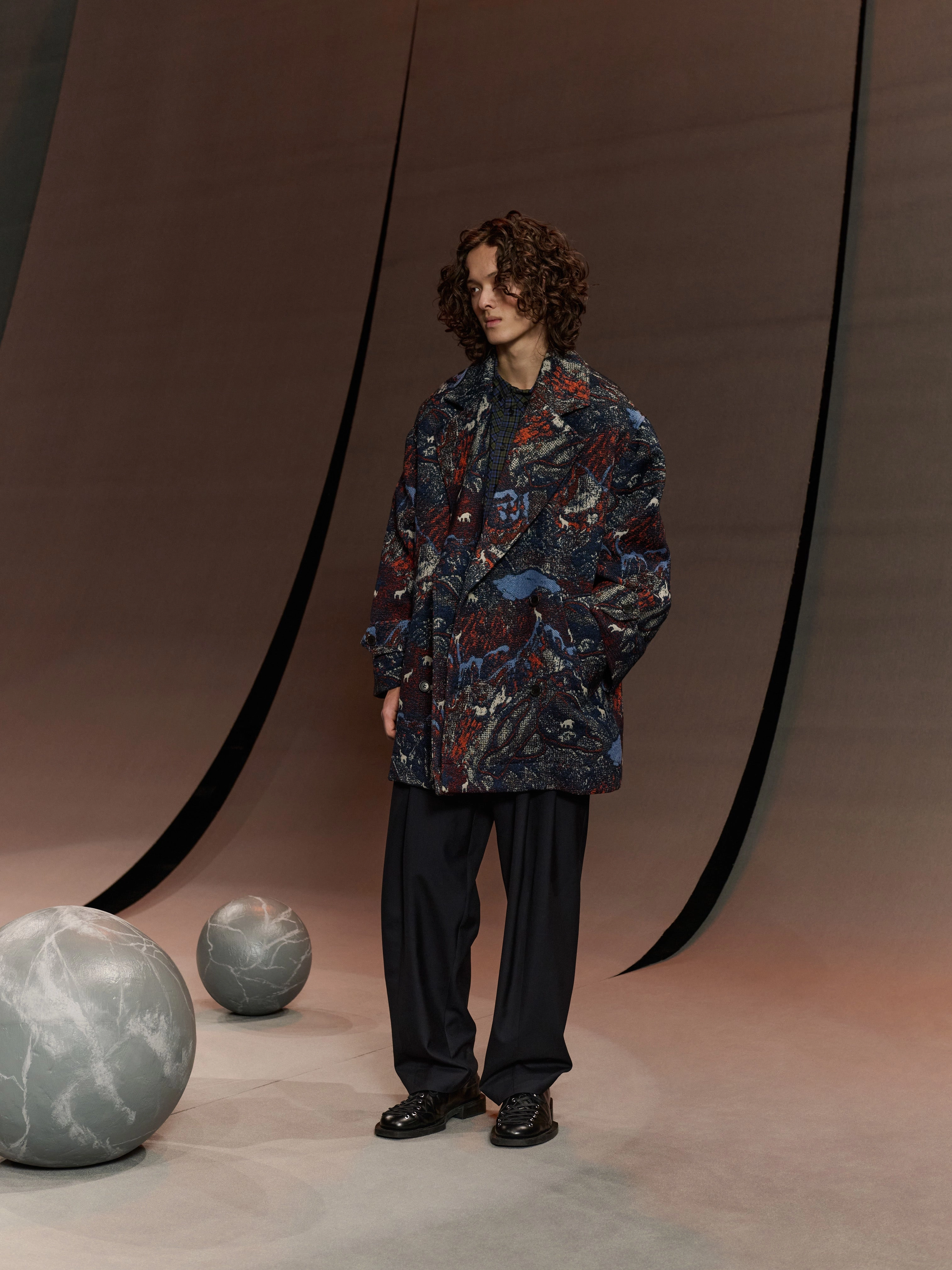 Dimout Coat - Gobelin Goats High Collar Design Lipstick