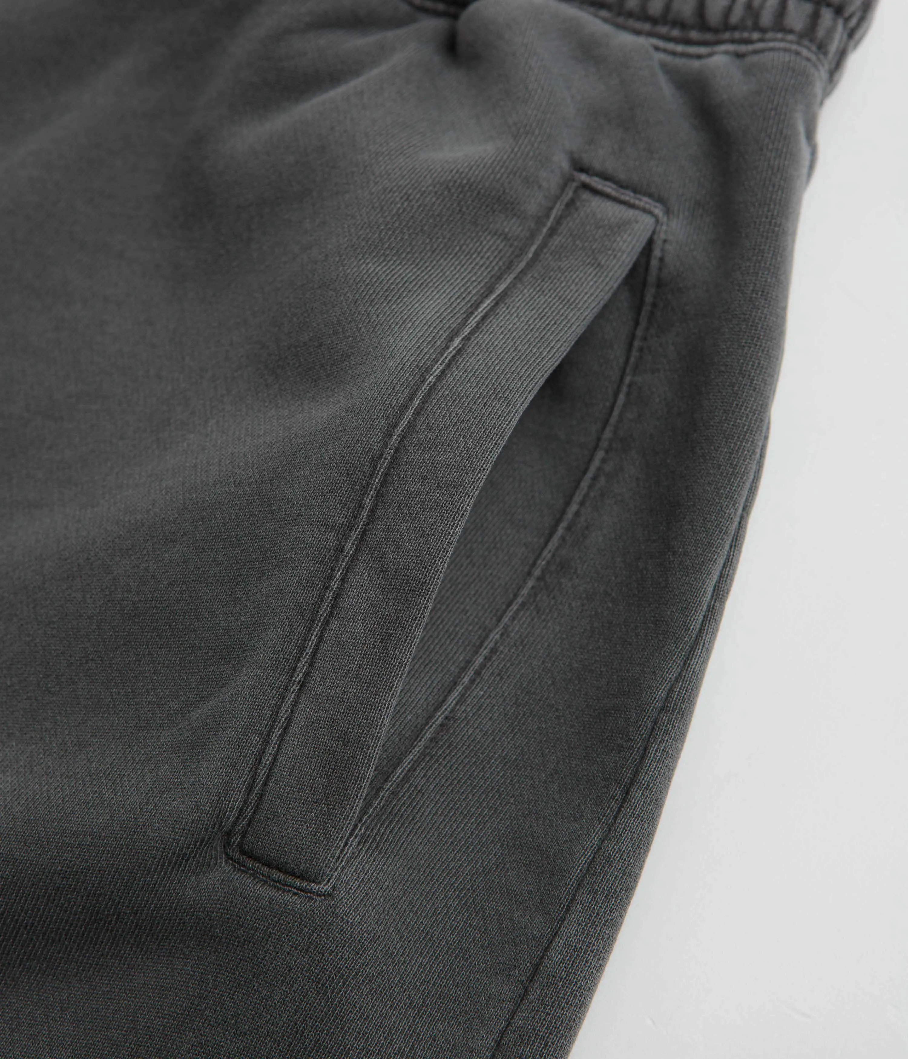 Fashionable Look Carhartt Nelson Sweat Shorts - Graphite