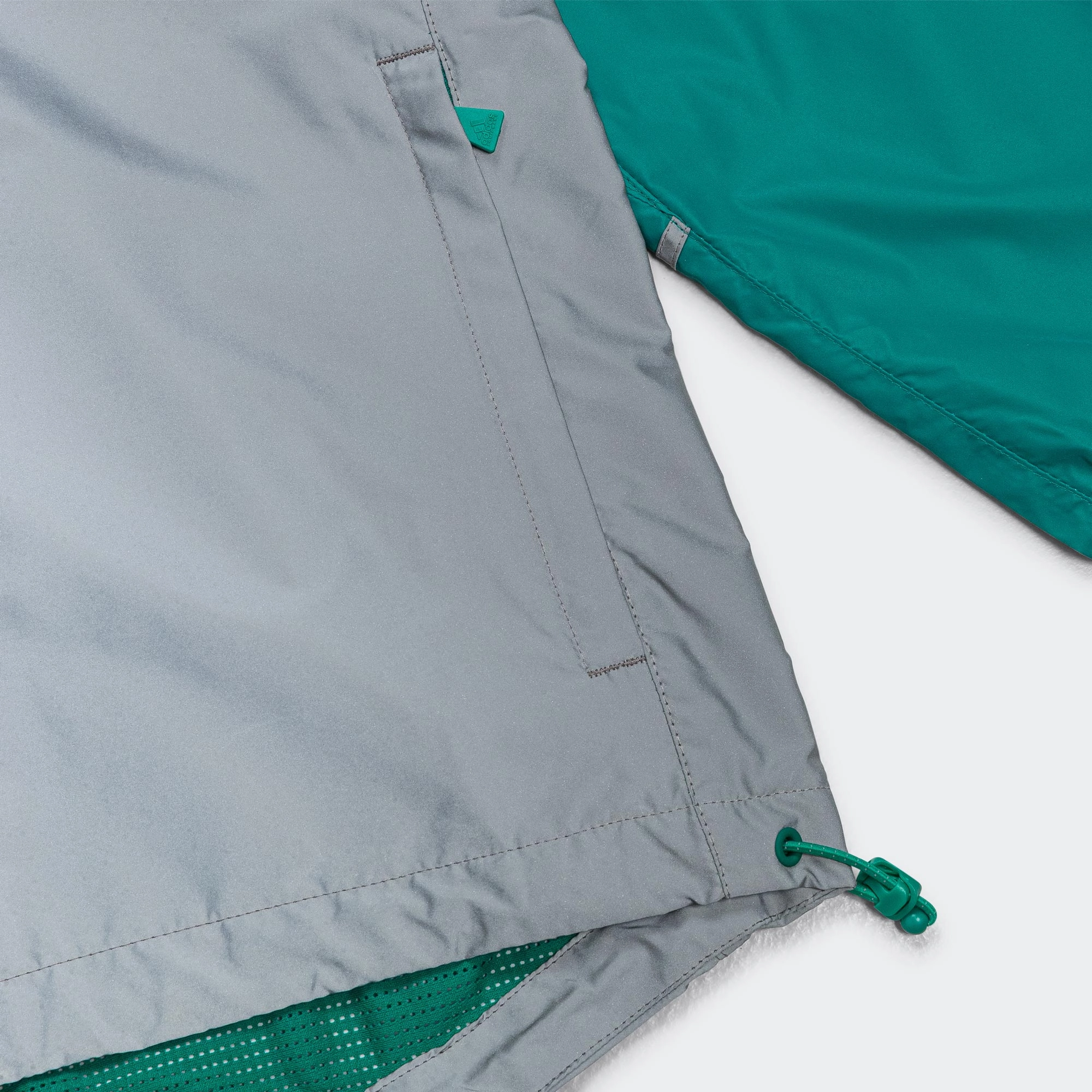 EQT Windbreaker - EQT Green Lightweight Design