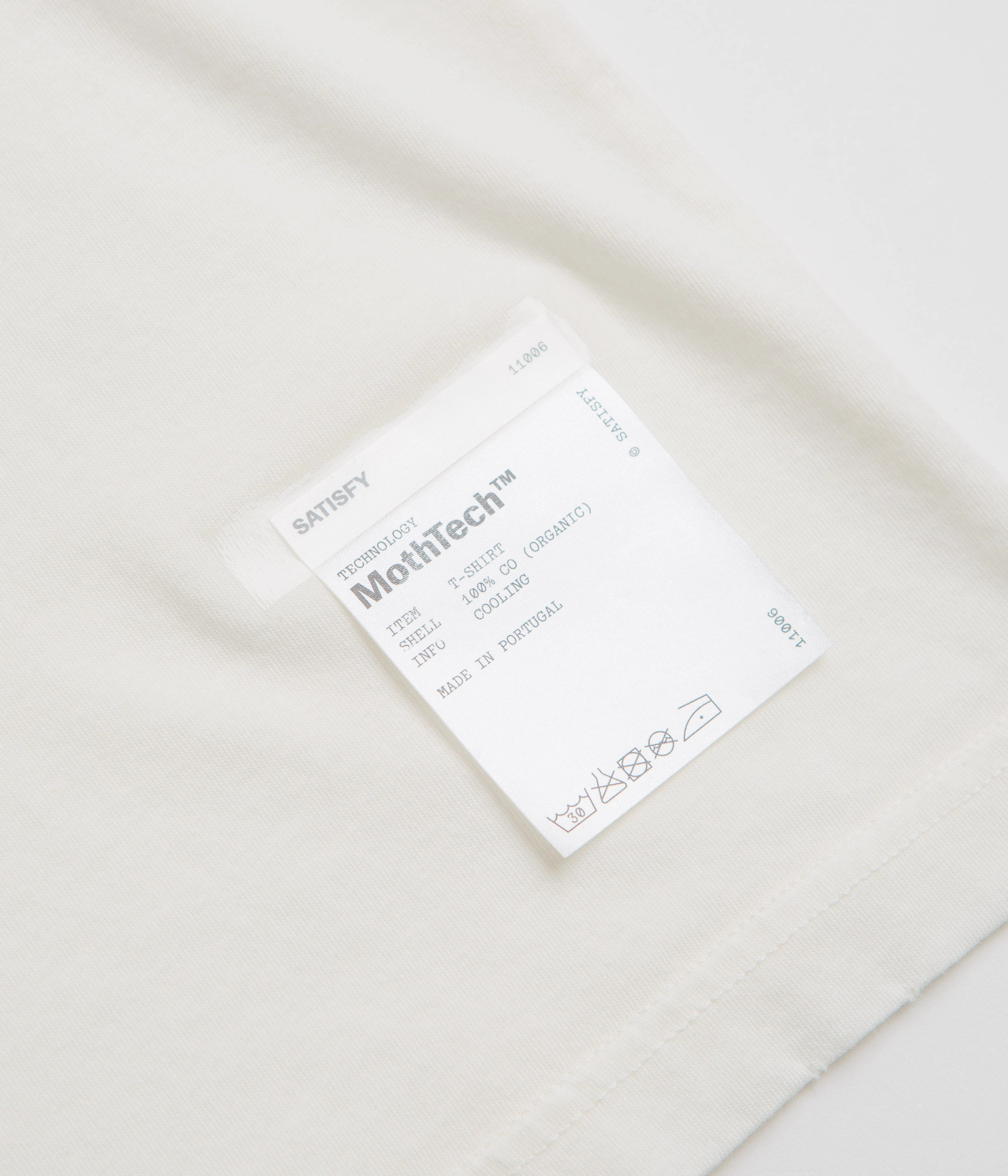 Minimal Comfort On-the-Go Comfort Satisfy MothTech T-Shirt - Off White / Black