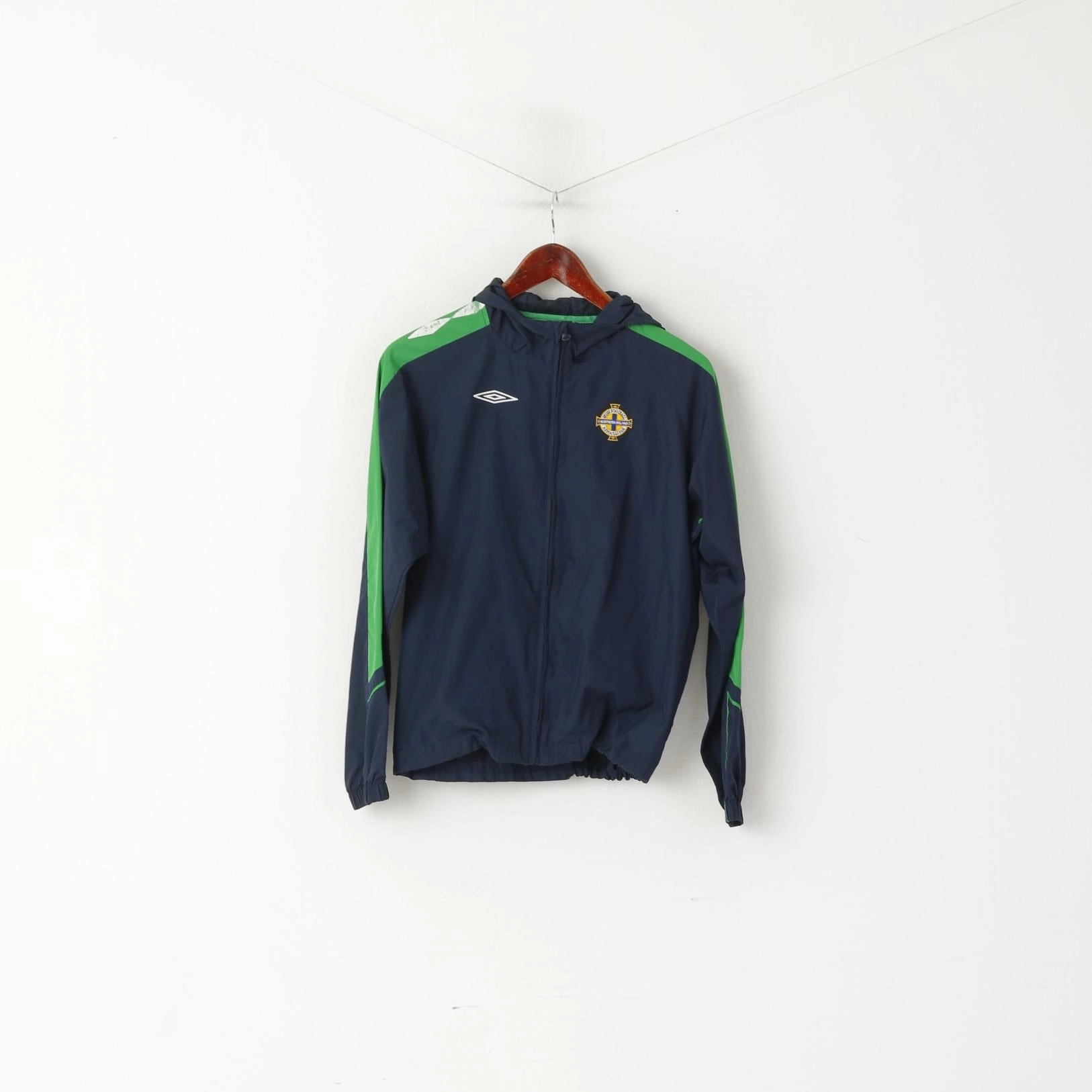 Umbro Boys XLB 158 Jacket Navy Ireland Irish Football Association Zip Up Top Bonded Seam Technology