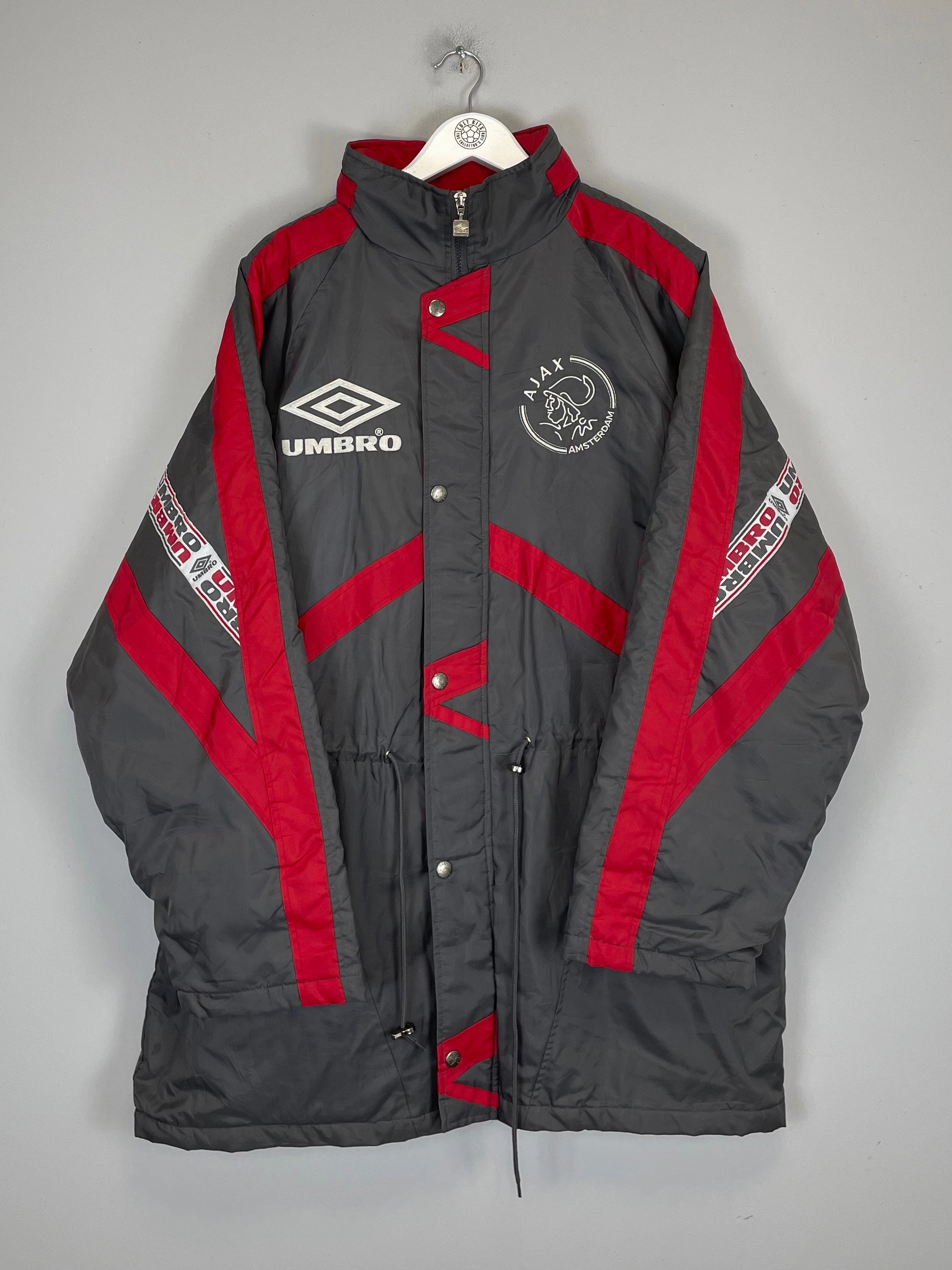 1995/96 AJAX BENCH COAT (XXL) UMBRO Muscle Support Technology platinum