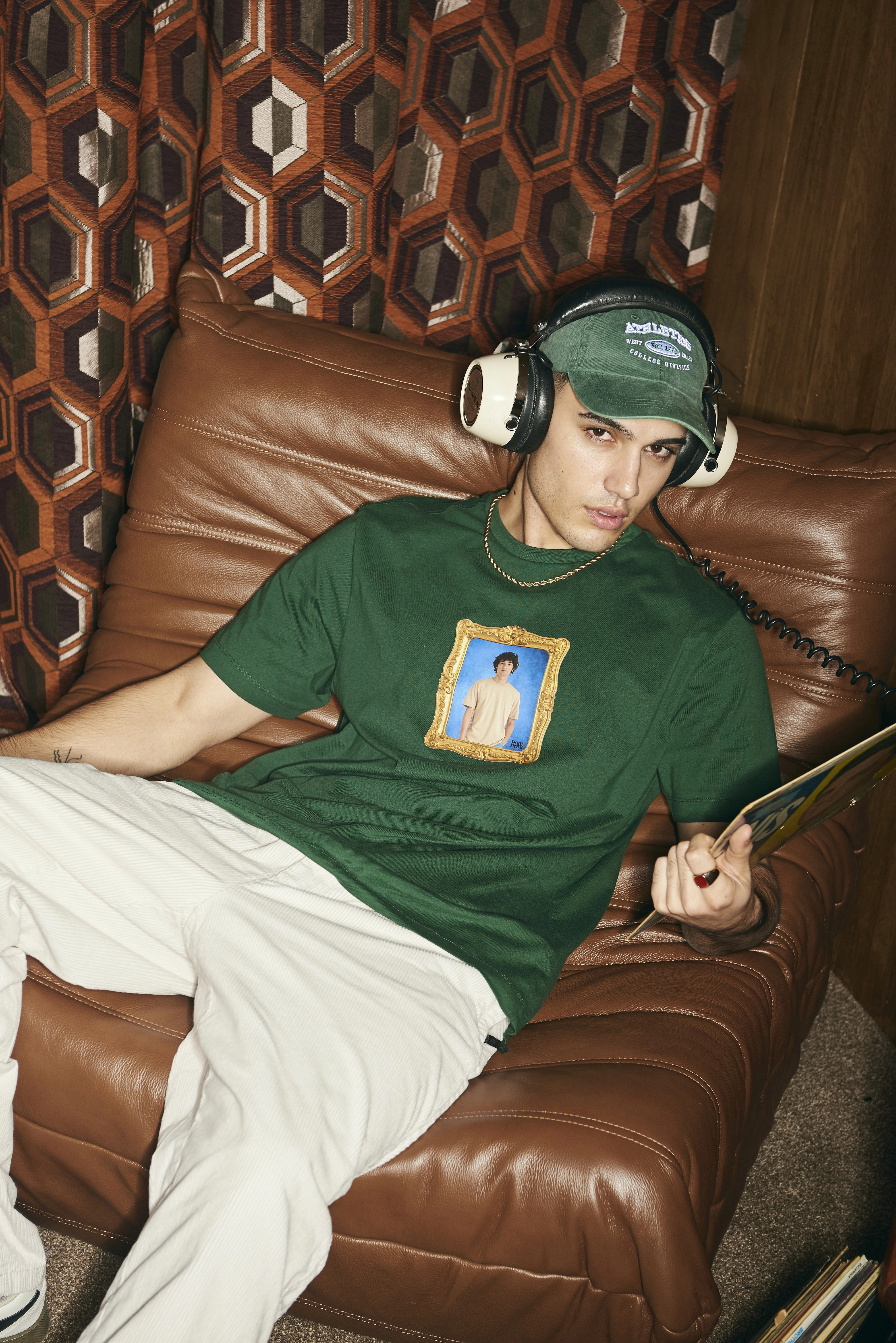 The AWDis 150 T | BOTTLE GREEN Soft Texture