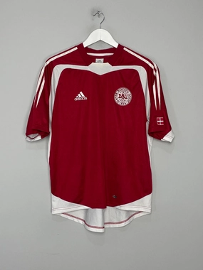 Breathable Performance Comfort Collar Design 2004/05 DENMARK HOME SHIRT (M) ADIDAS